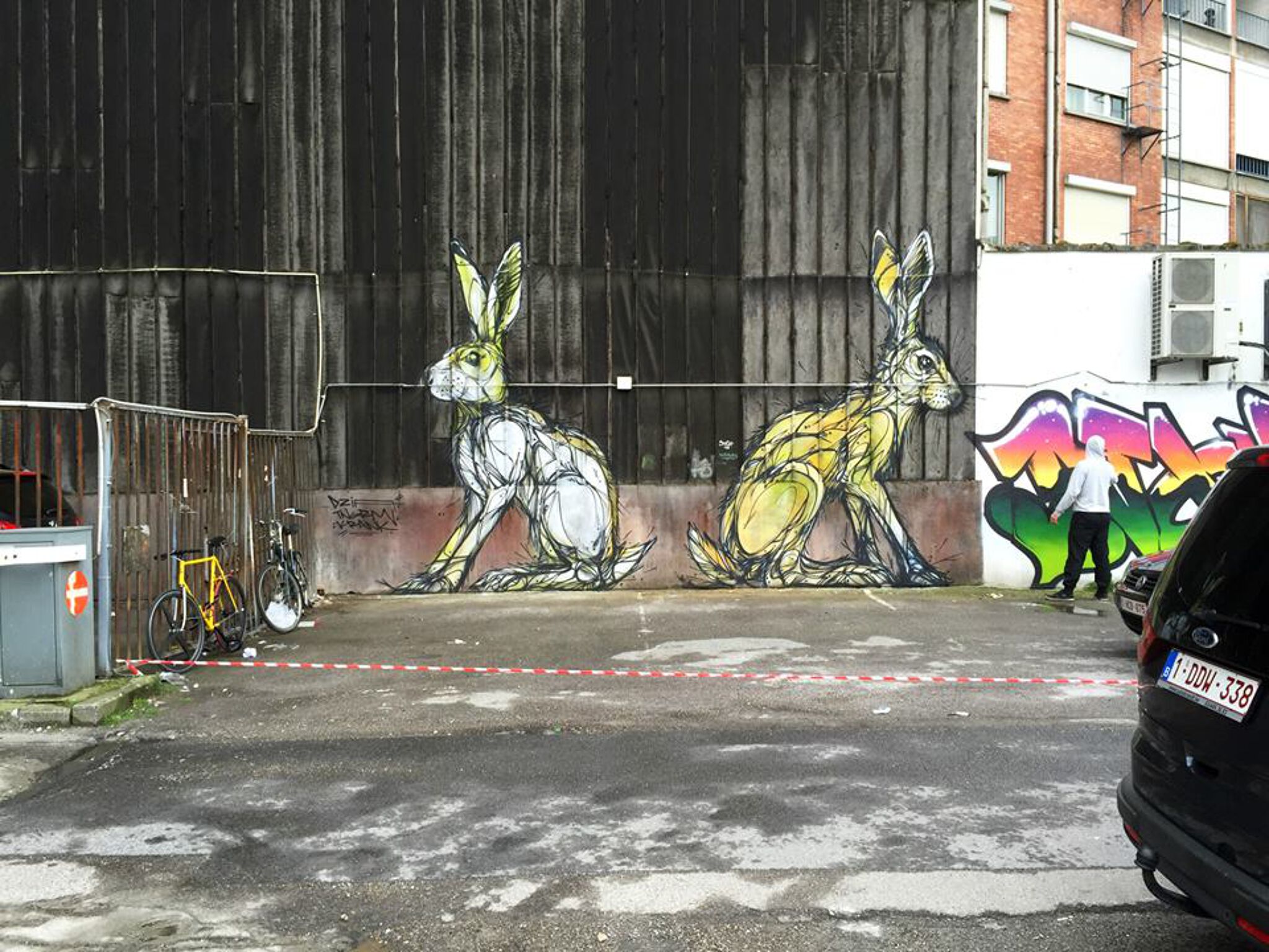 Dzia&mdash;Hare business