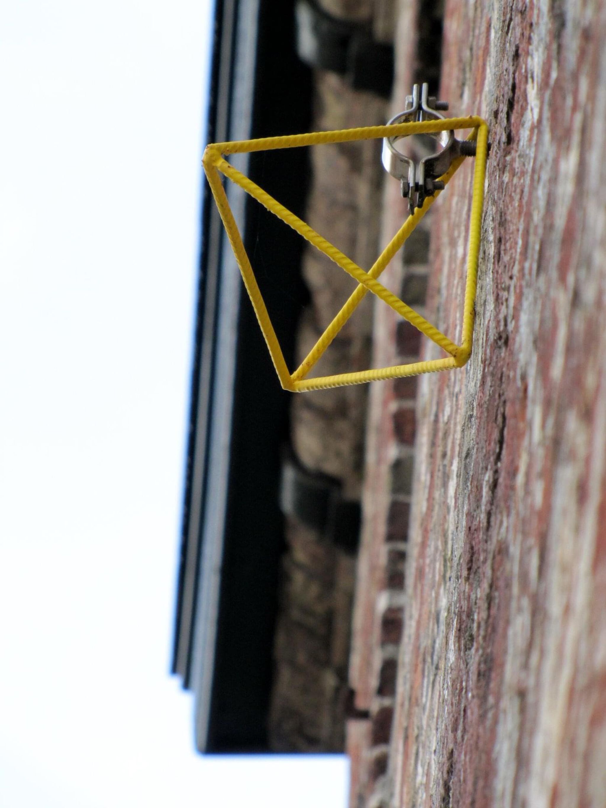 Massam&mdash;Tetrahedron sculptures