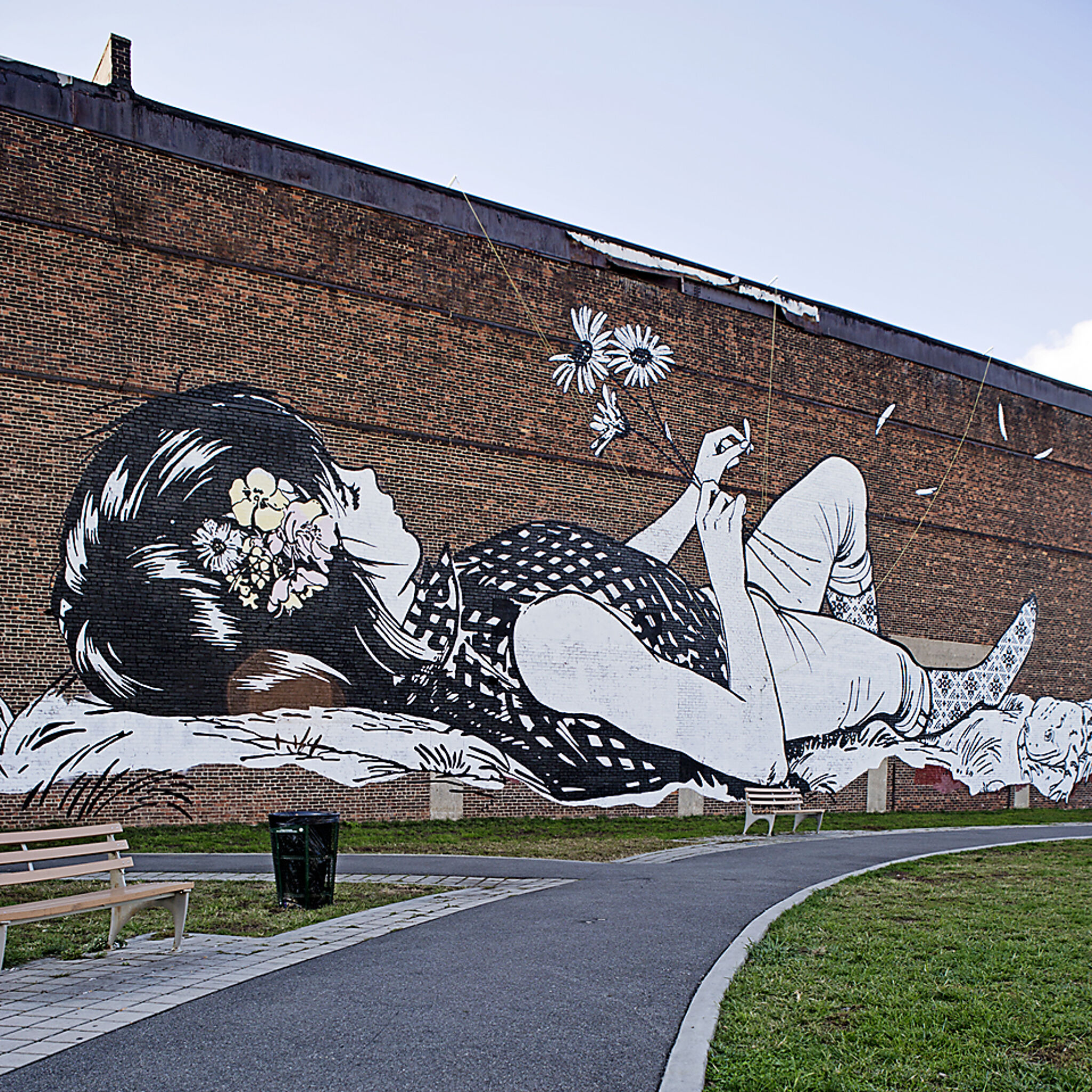 Faile&mdash;Love Me, Love Me Not