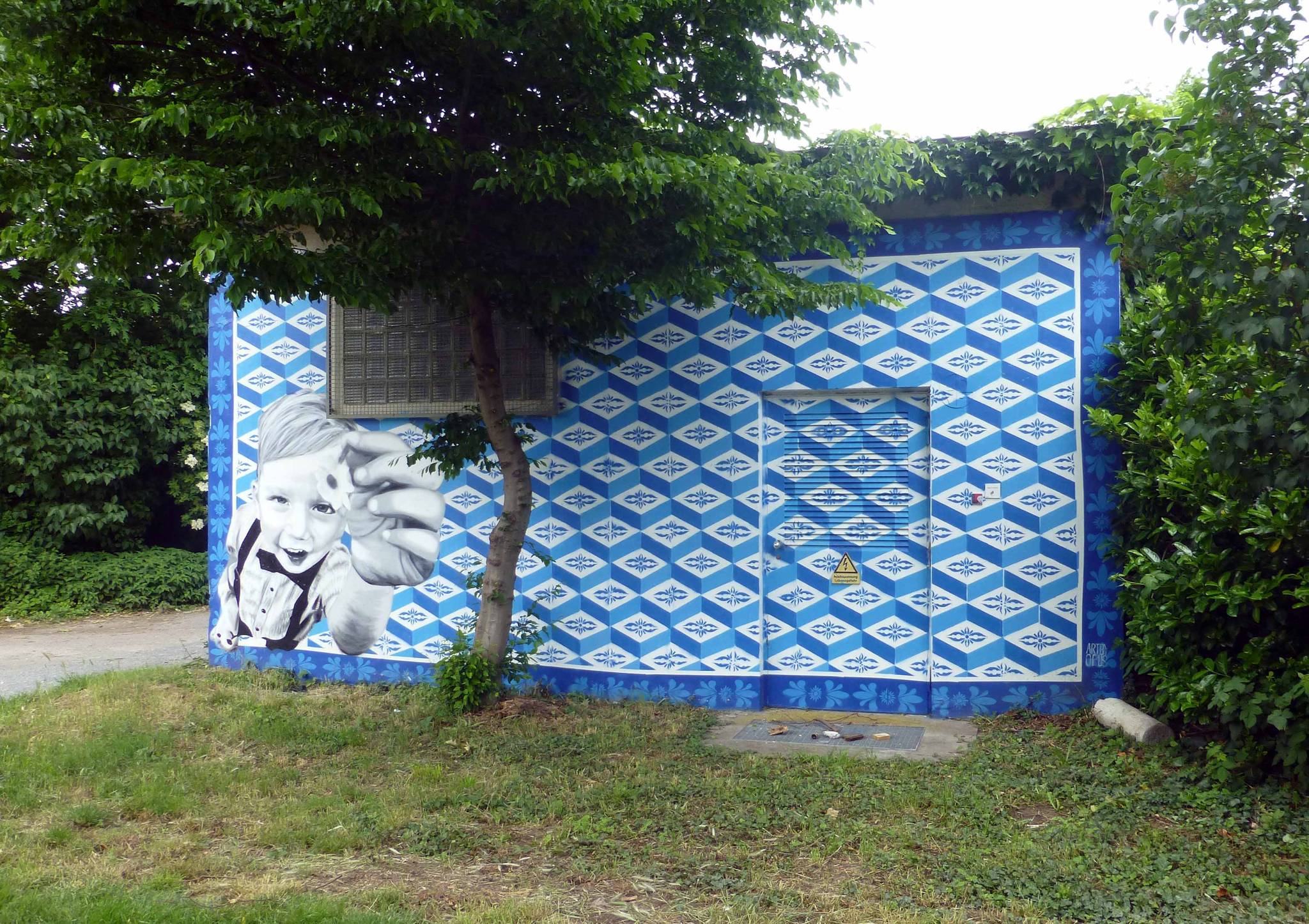 ArtByOpus&mdash;3-Generations House