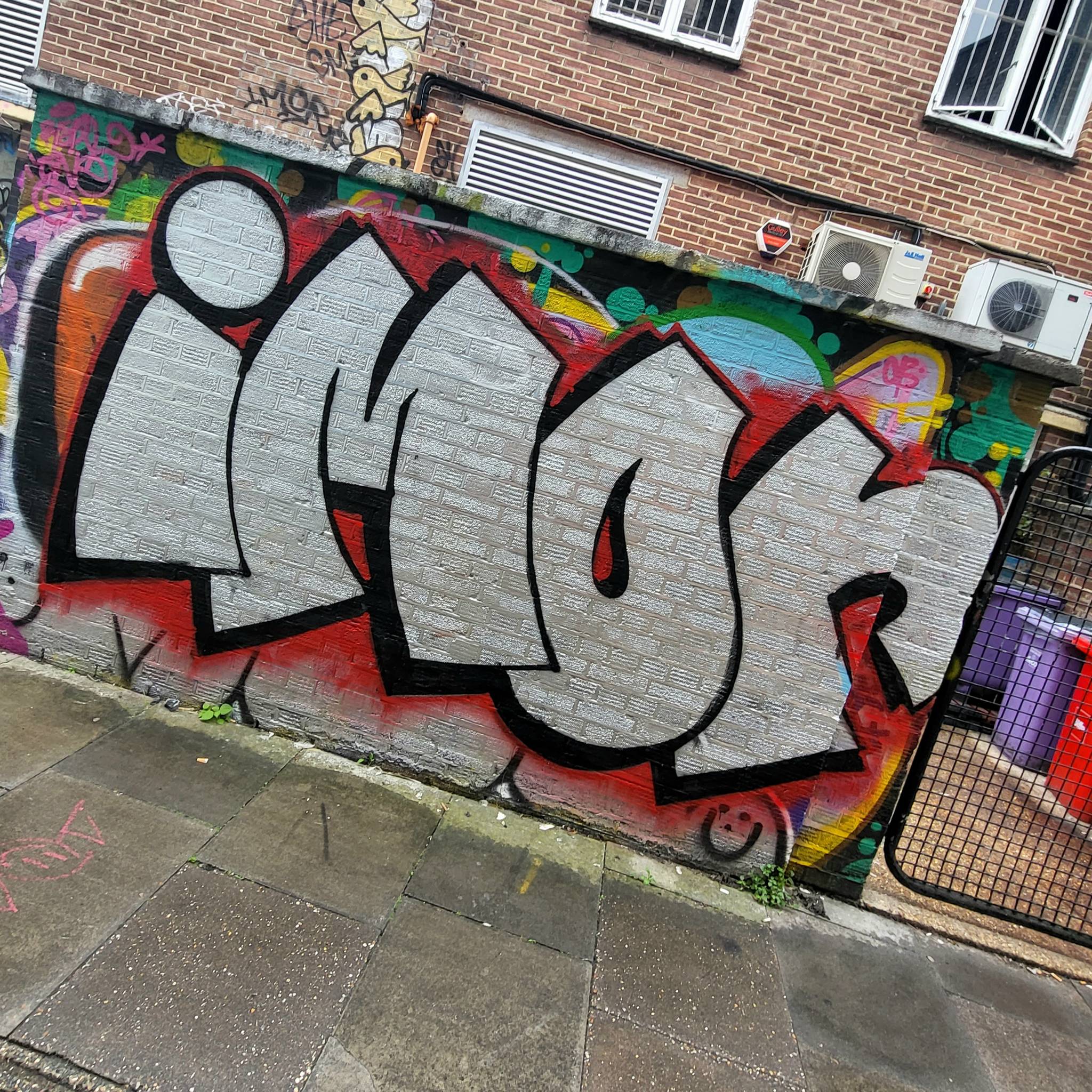 Fark, Roo Abrook, Kloth, NZIE, Sarnie, Nova, South Soak, Berk MLC, Pogo, Mistersamo, RoosArt&mdash;Southsea Ghetto (various artists)