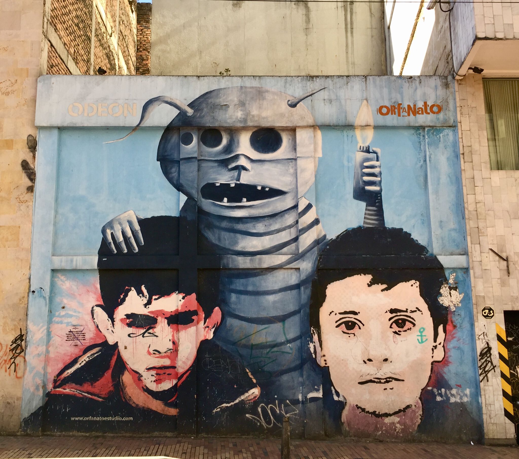 Orfanato Estudio&mdash;Faces - Rostros