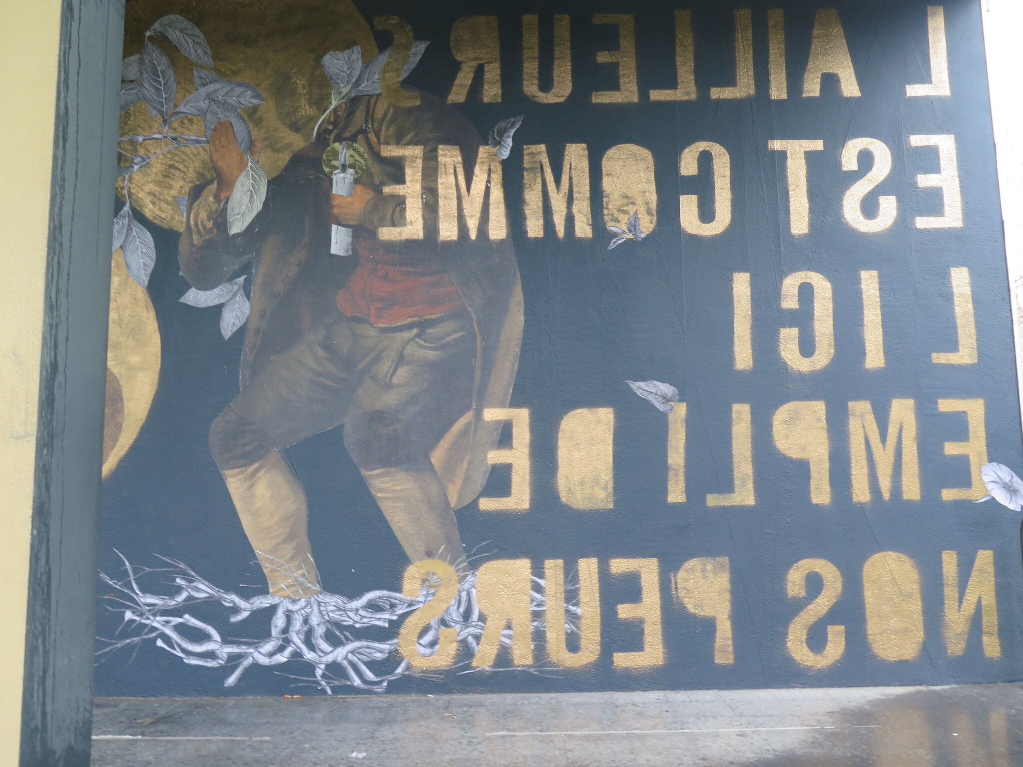 Madame Moustache&mdash;Under streetart Le Louvre