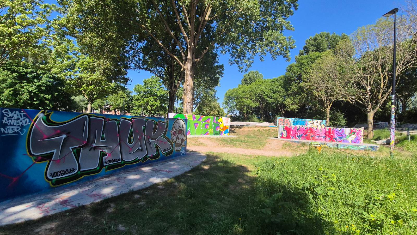 &mdash;Skate and graffiti park Groenewoud