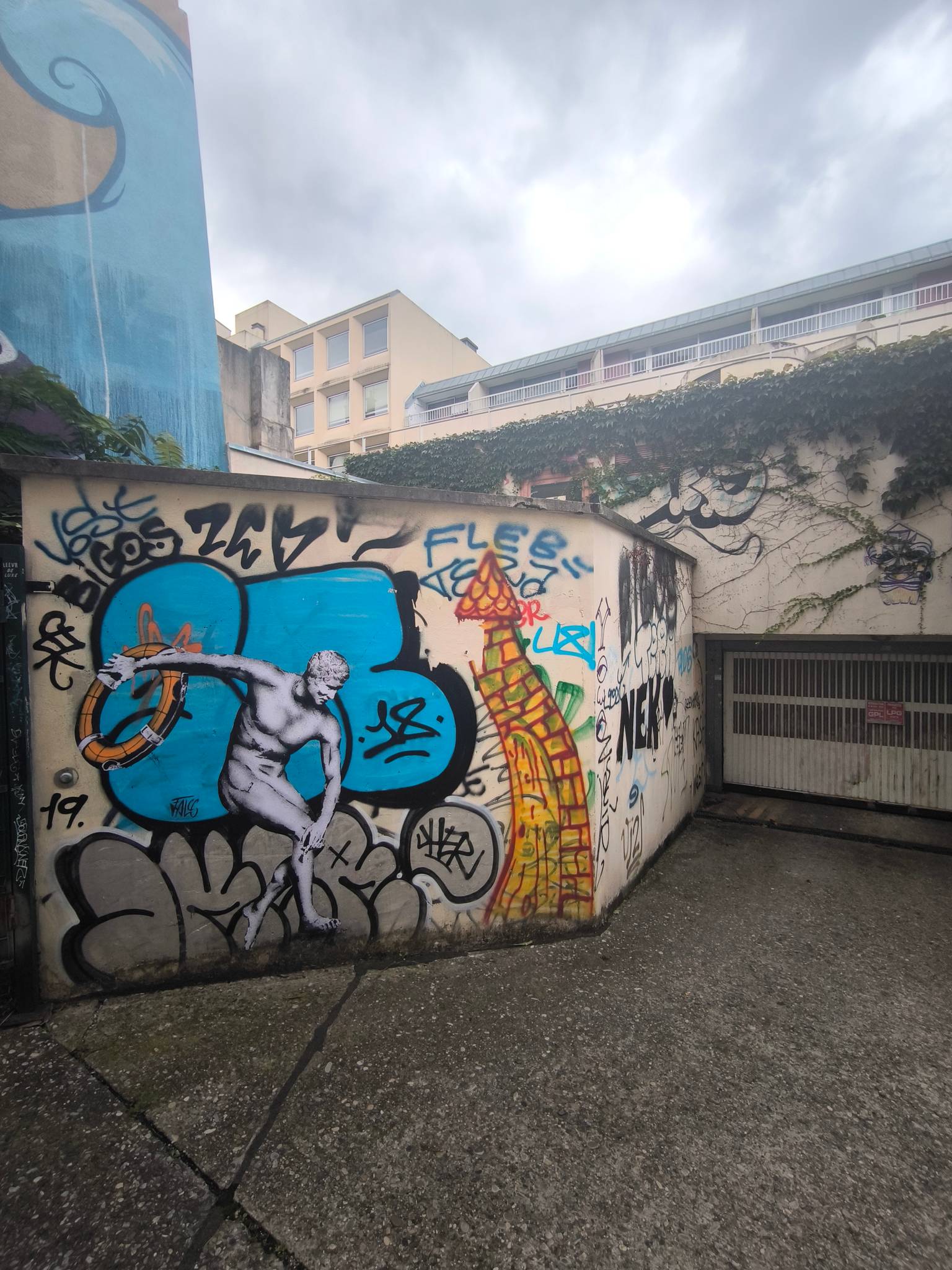 Falco&mdash;undefined