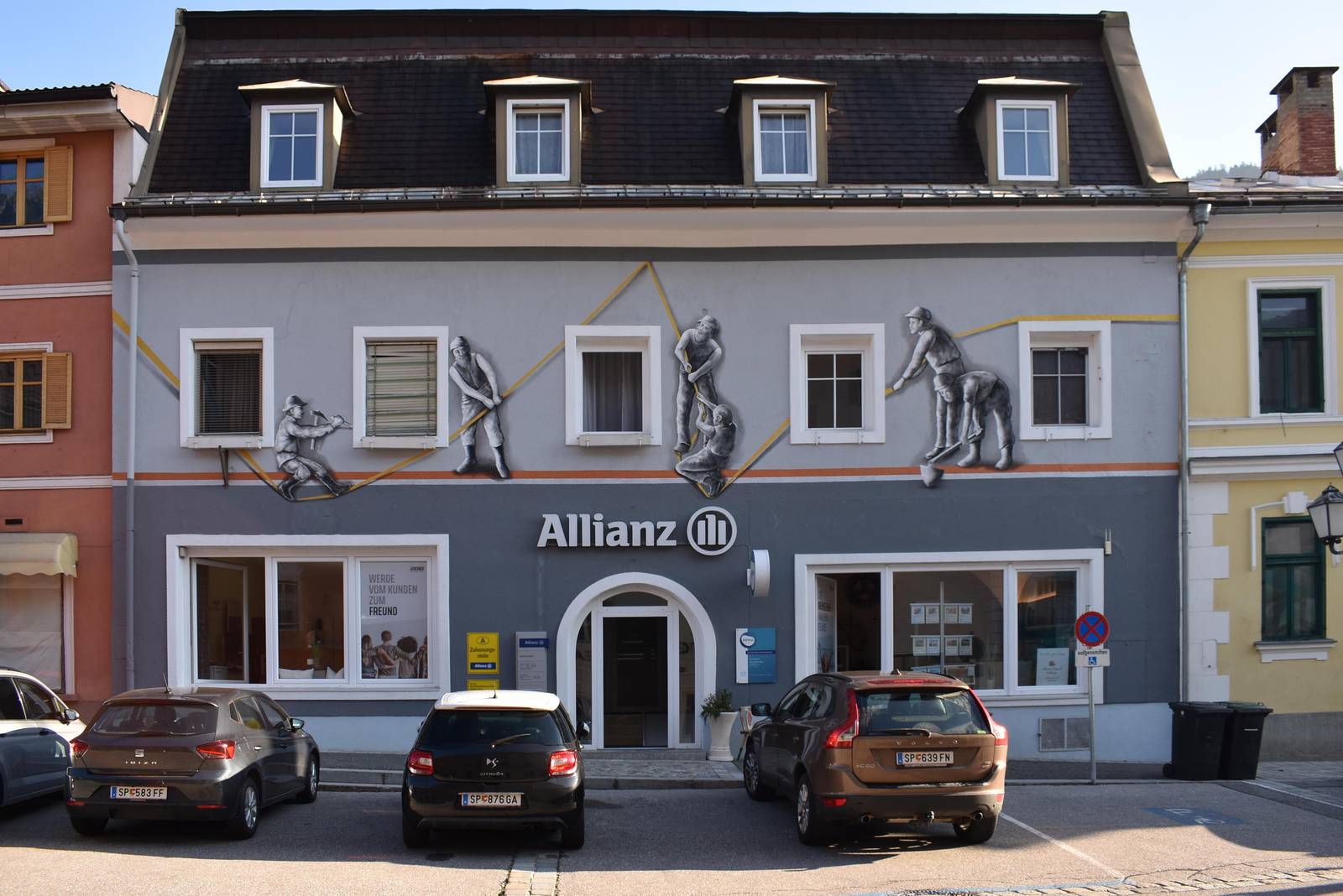 Aktrice&mdash;Insurance company house // EU kunstwaende
