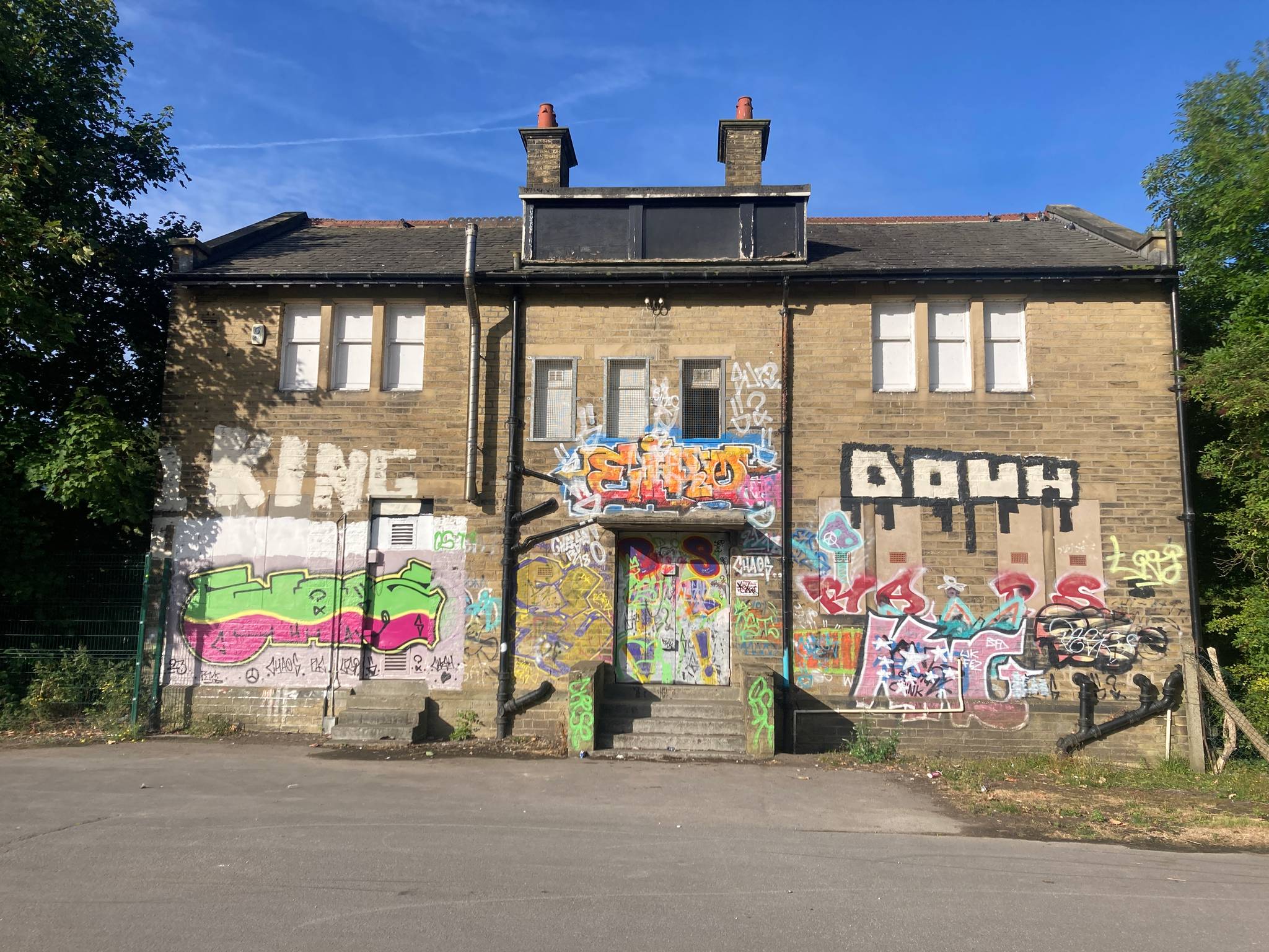 Chaos&mdash;Chaps tag + Bolton Woods free wall