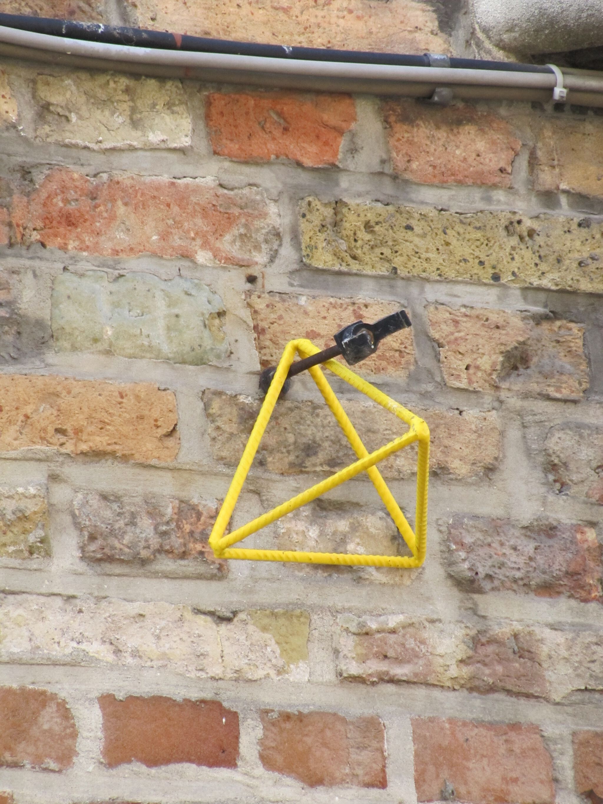 Massam&mdash;Tetrahedron sculptures