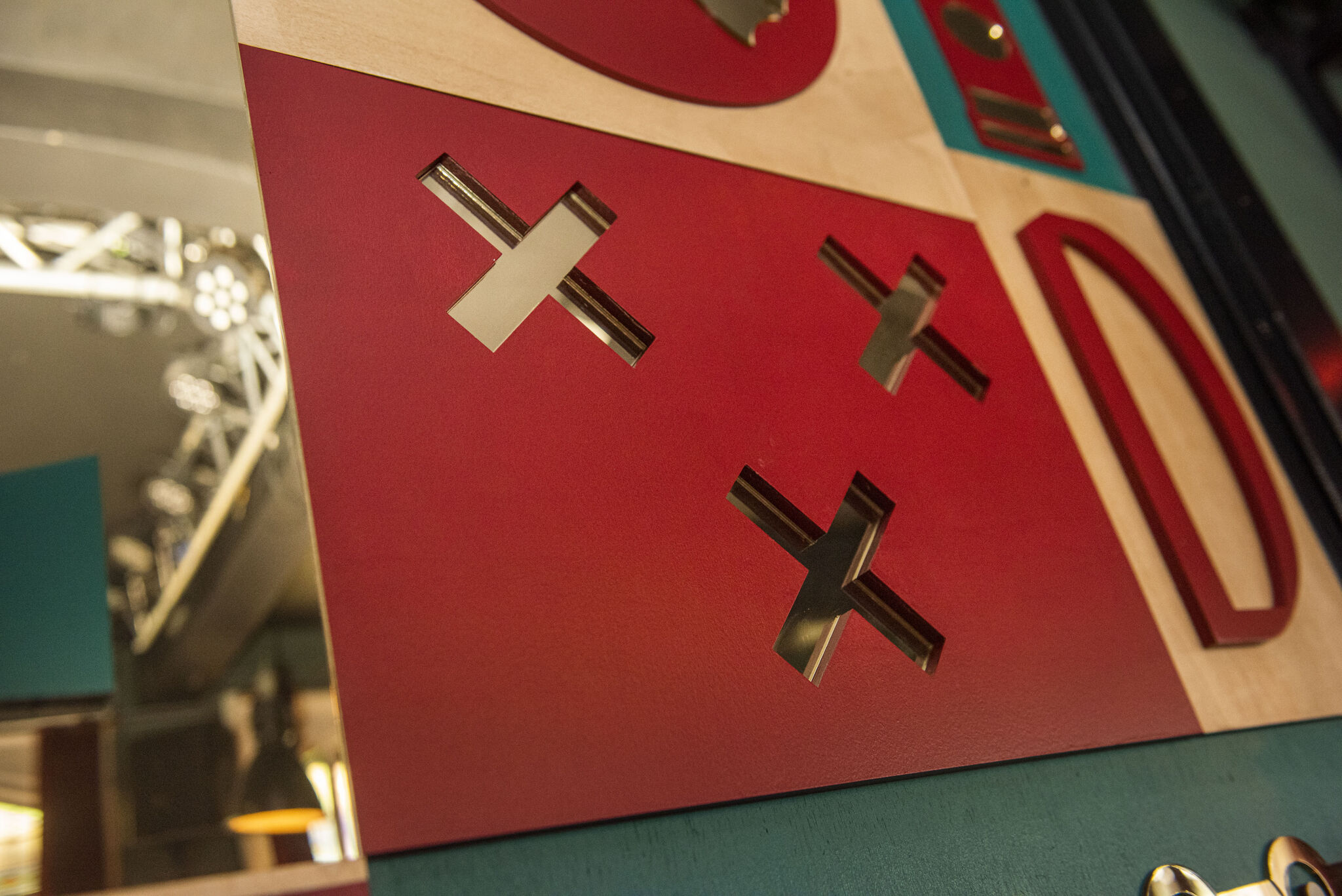 Studio Ruwe Data&mdash;Art in a pub
