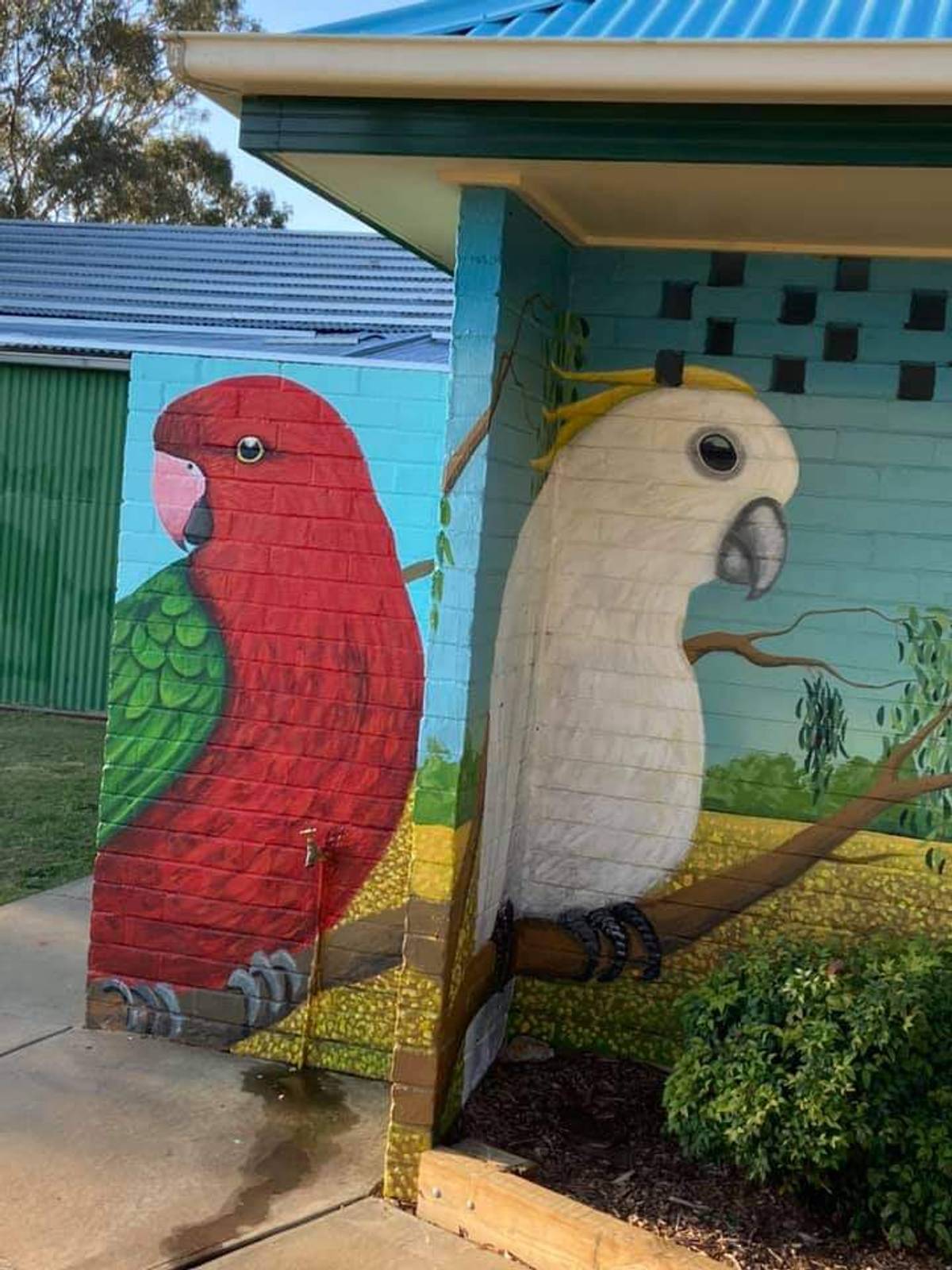 Tank Art&mdash;CR Wood Park Amenities Block Birds