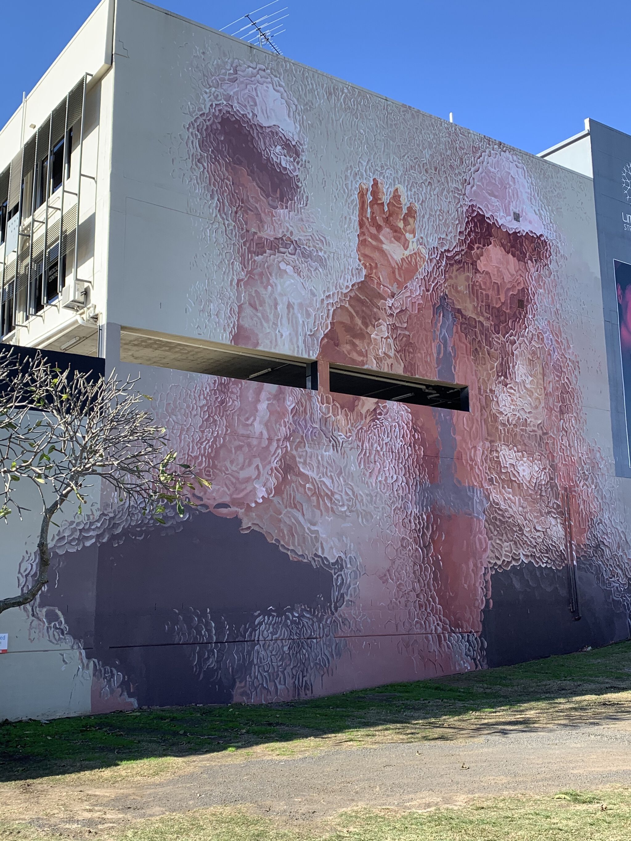 Fintan Magee&mdash;‘Two figures behind Glass’