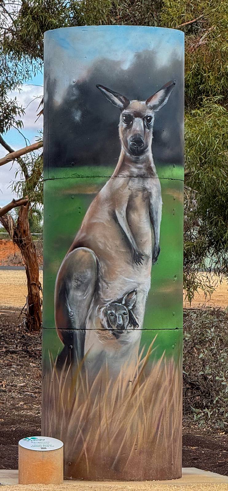 Jarrod Loxton&mdash;Mini Silo Art Trail