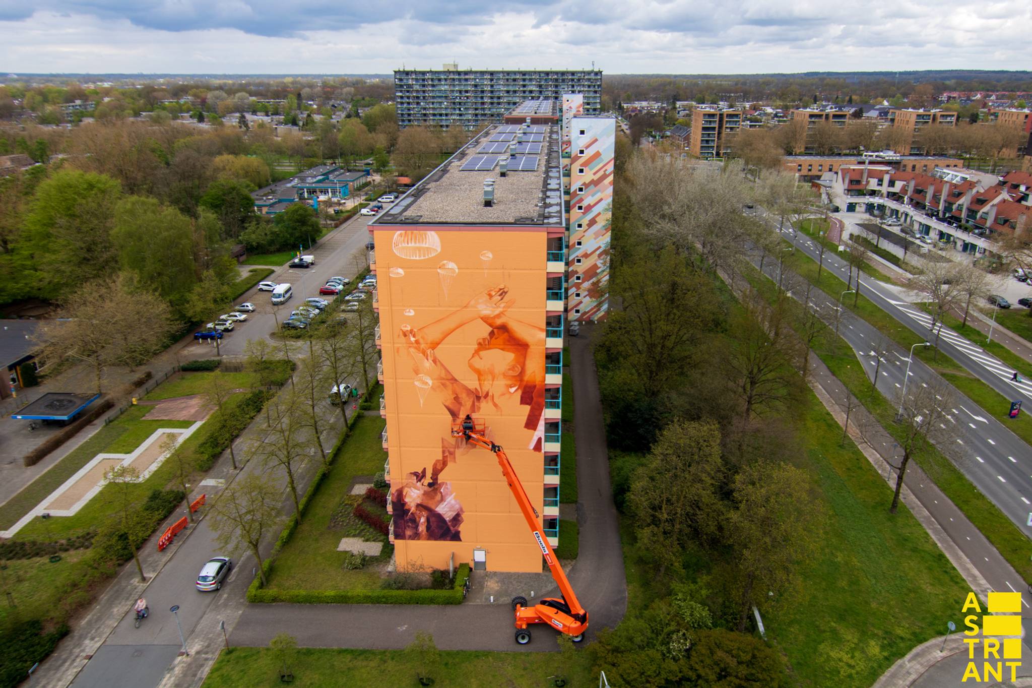 Iota&mdash;Airborne Mural  - Veldhuizen