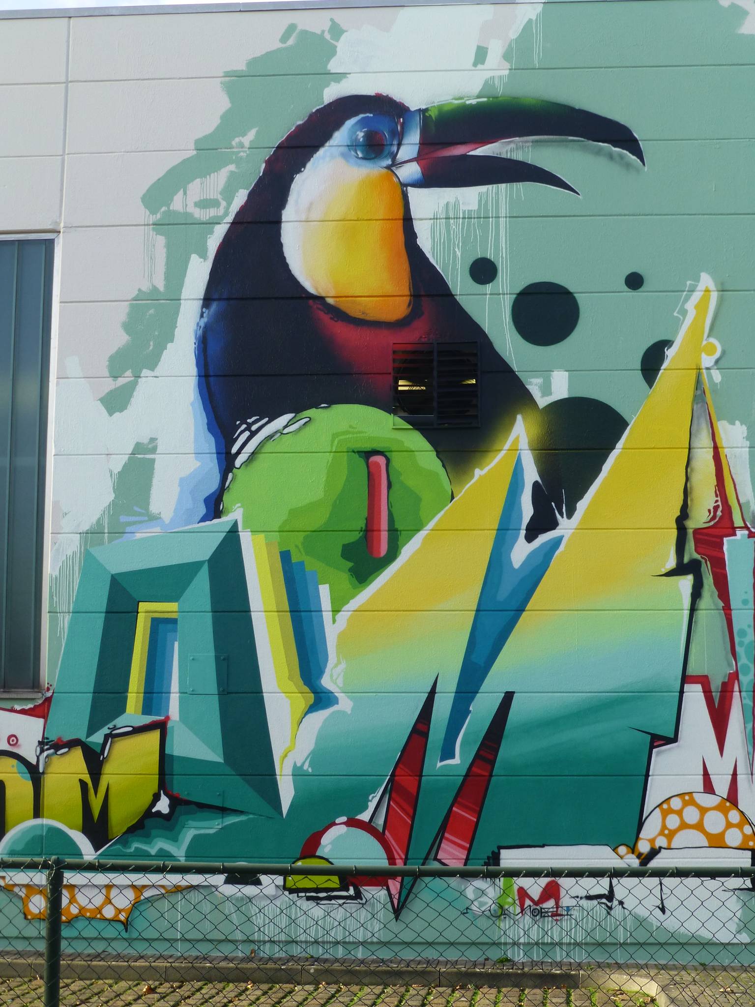 Semor the Mad One, grafffshit, 3.amomo&mdash;Toucan Resort