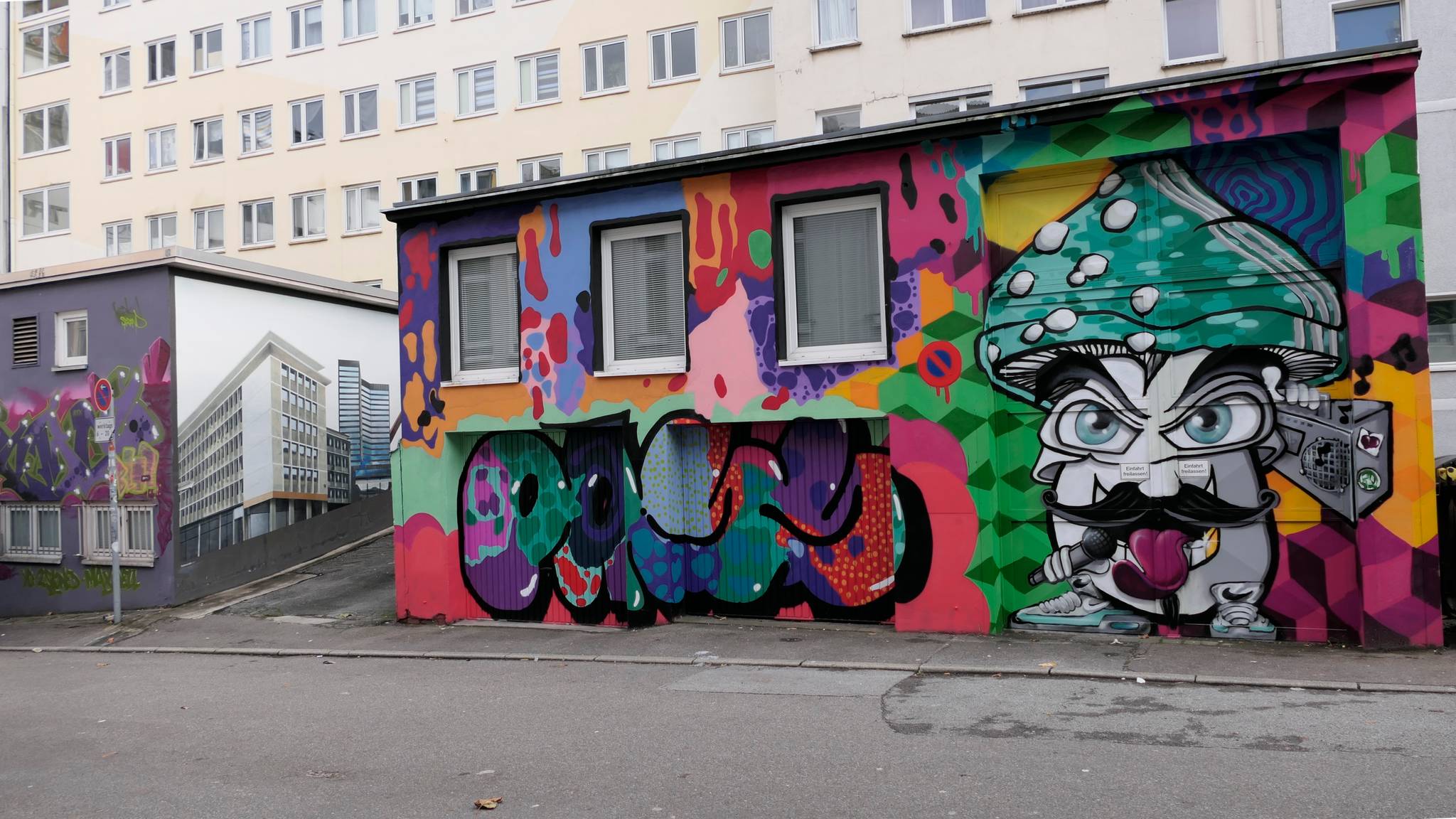 Mr.Pilz, Pass&mdash;Garages Am Porscheplatz