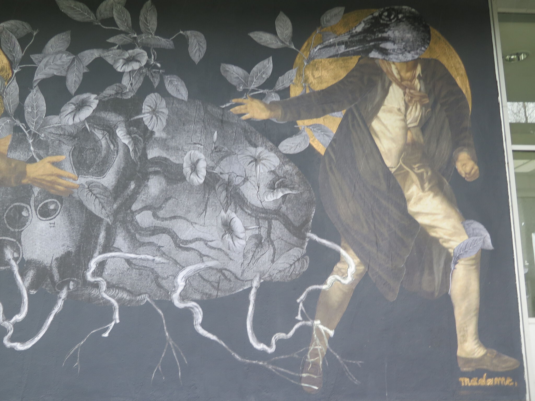 Madame Moustache&mdash;Under streetart Le Louvre