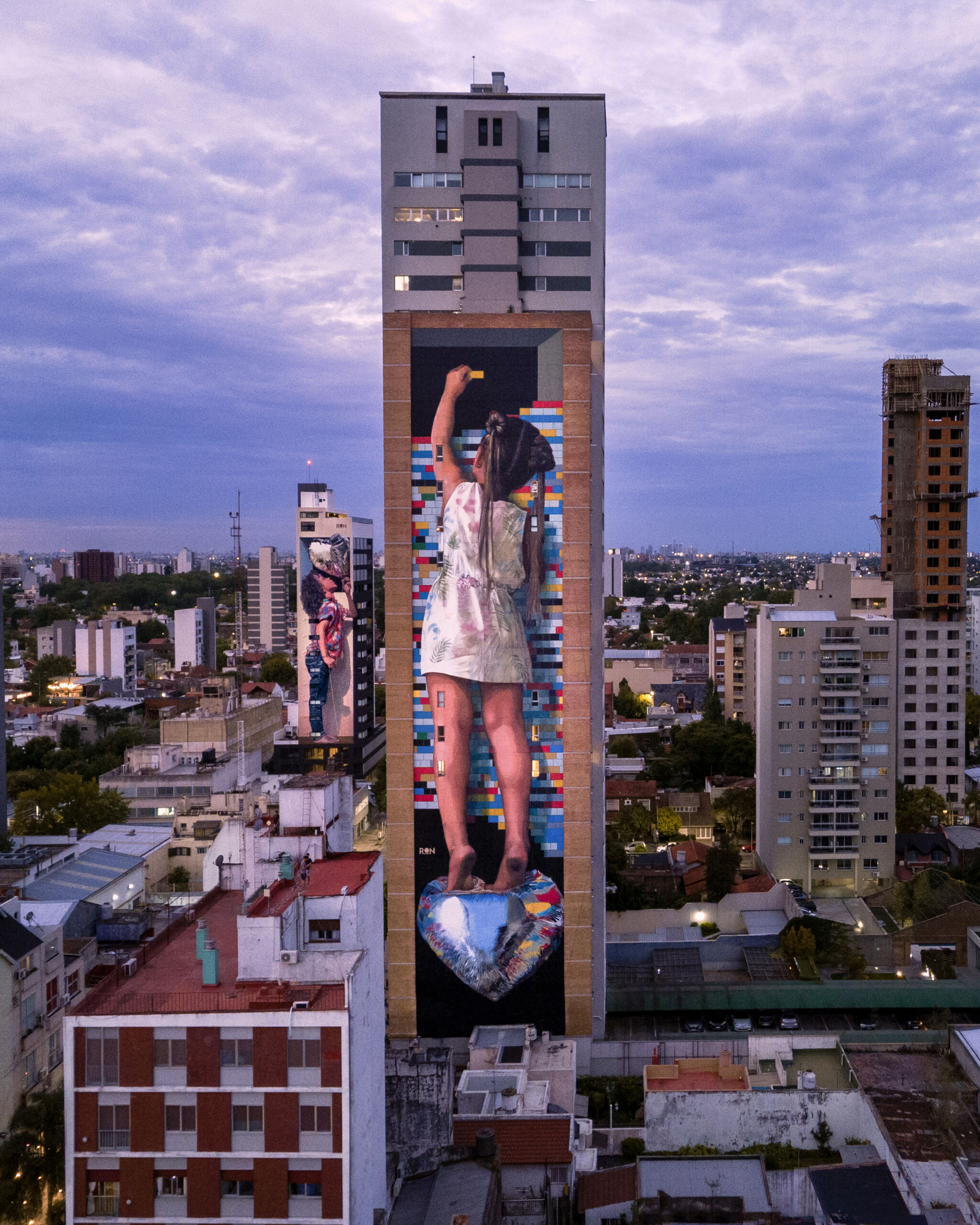 Martin Ron&mdash;Girl with a balloon