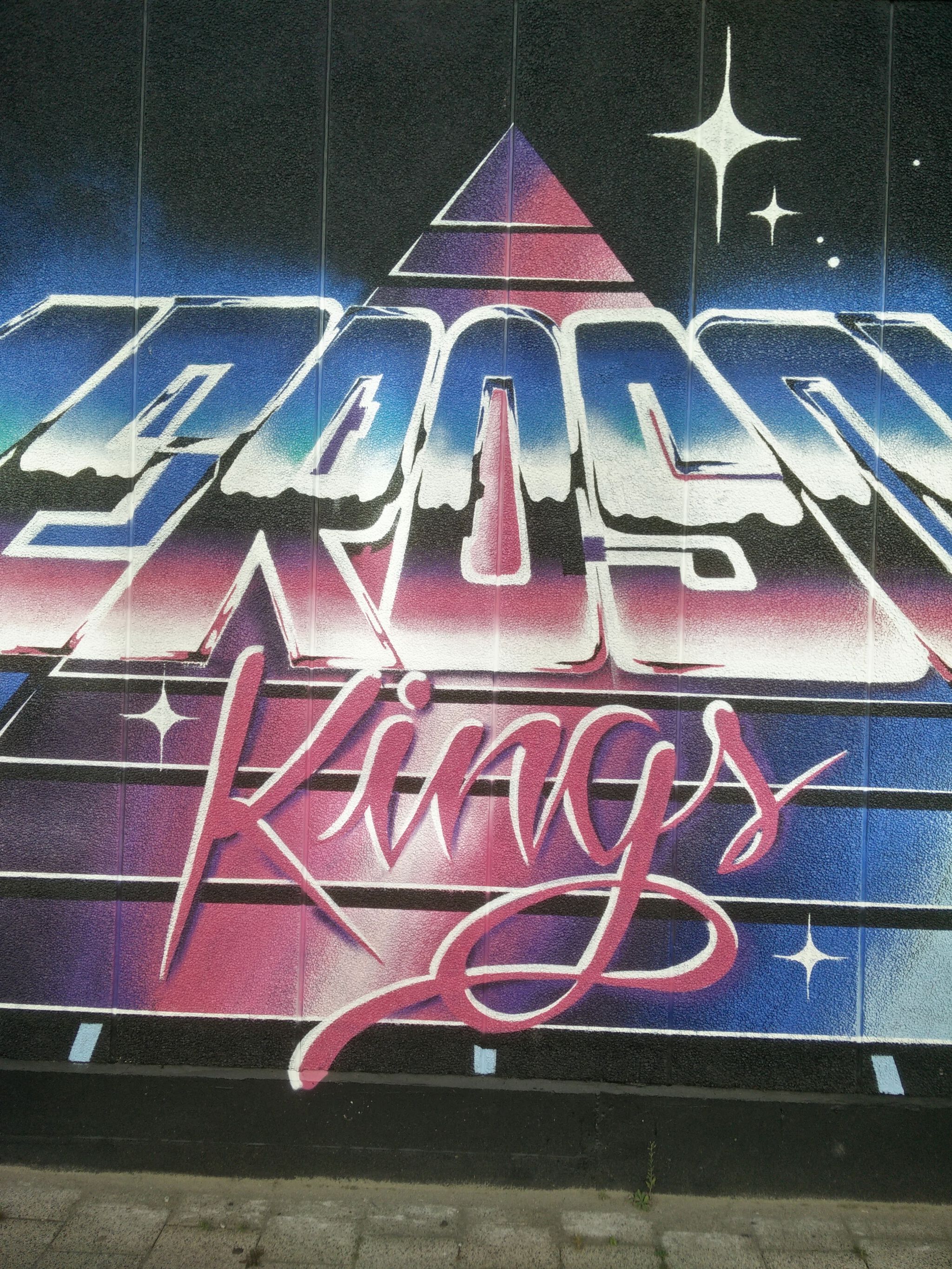 Rise One, Xoep/Hoerless&mdash;Neon Kings
