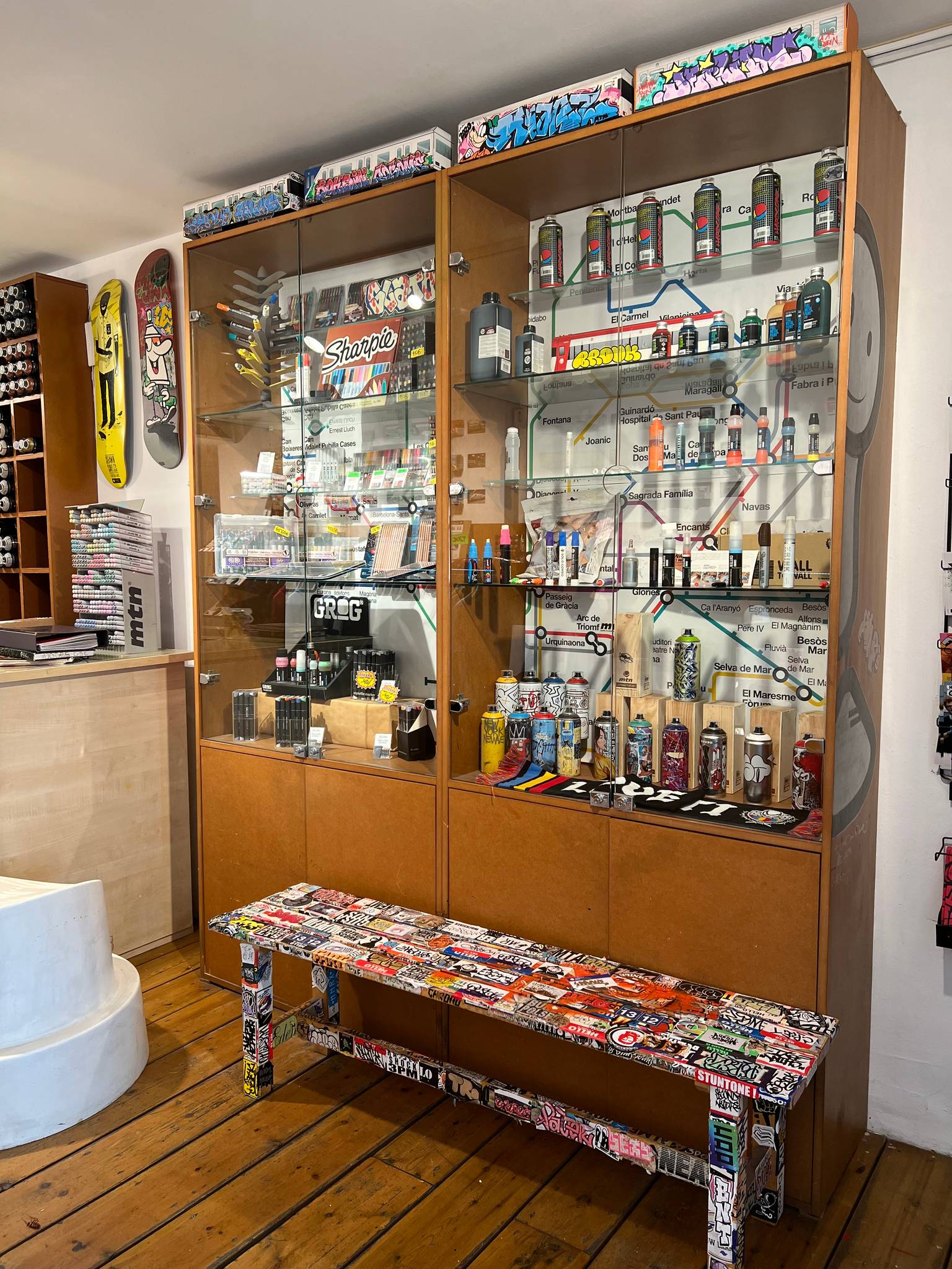 &mdash;Montana Shop & Gallery Barcelona