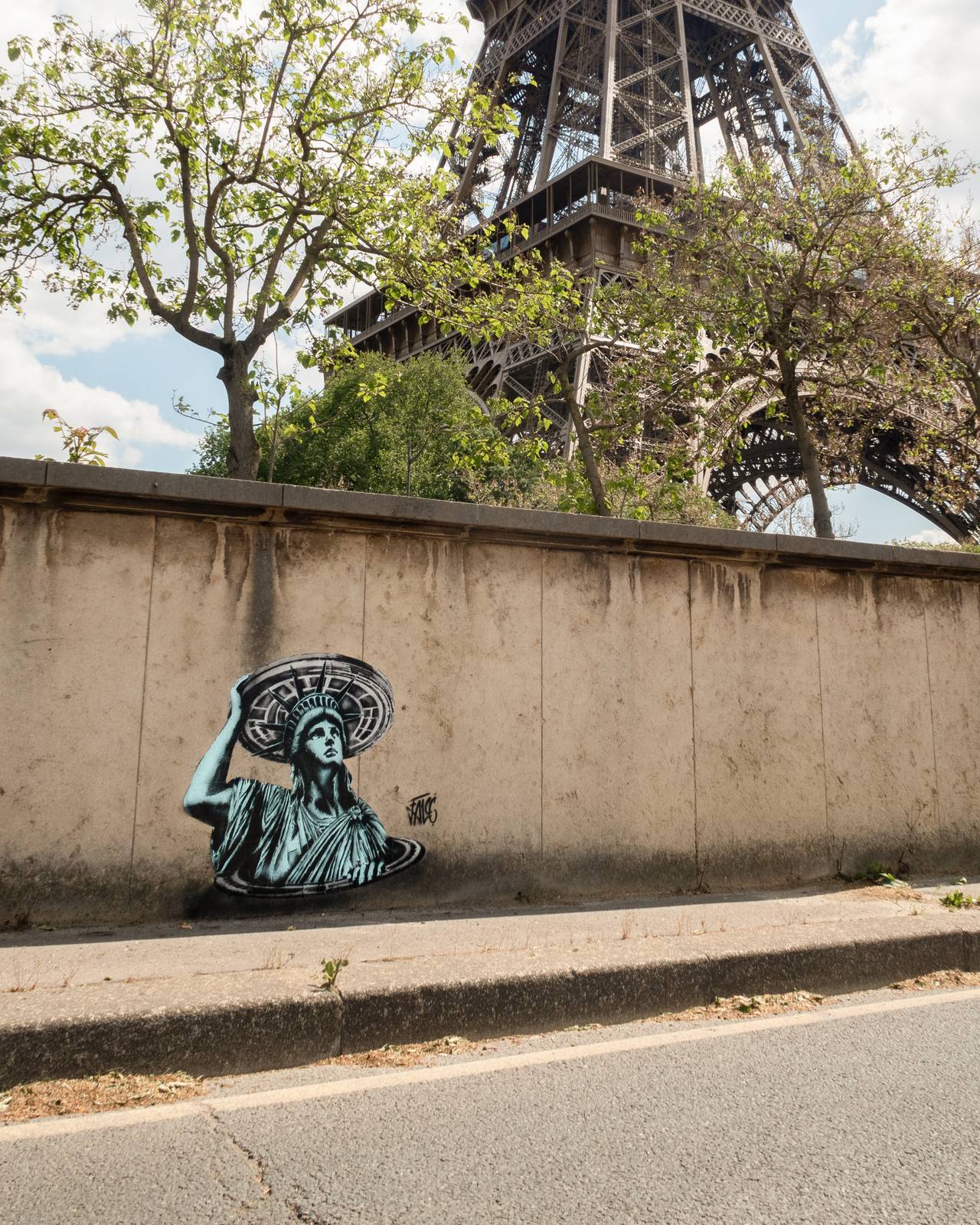 Falco&mdash;Back to Paris