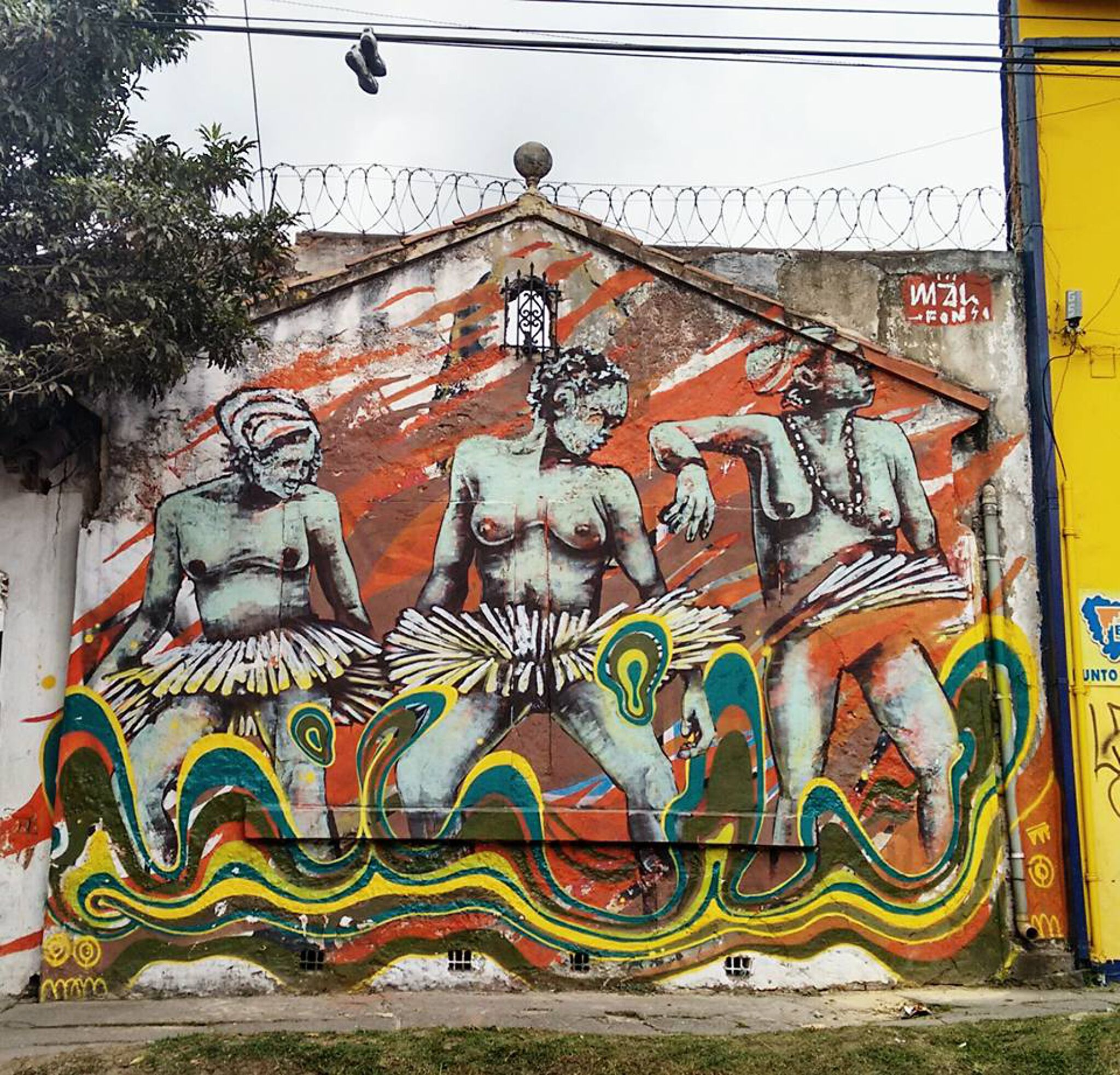 MAL Crew&mdash;Dancing women - Mujeres danzantes