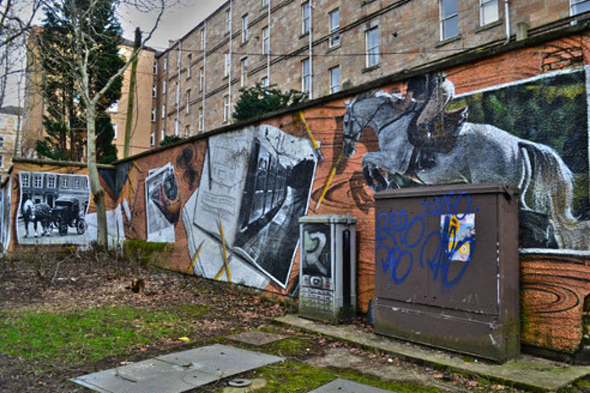 Smug&mdash;Kelvin walkway