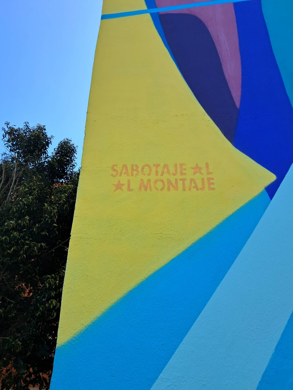Sabotaje al Montaje&mdash;Vidrieras
