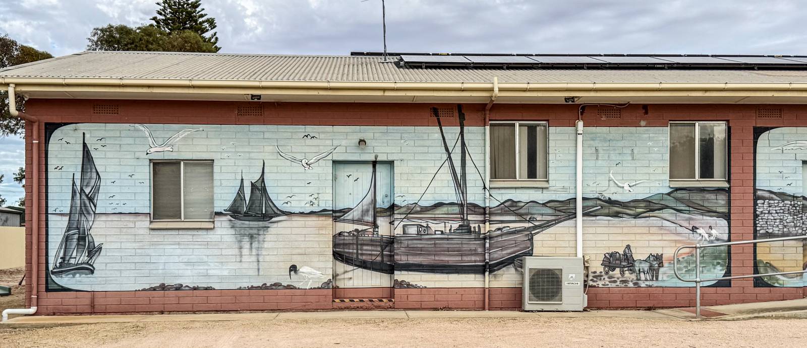 Anthony Fenwick, Daniel Battams&mdash;Port Clinton Community Centre Mural