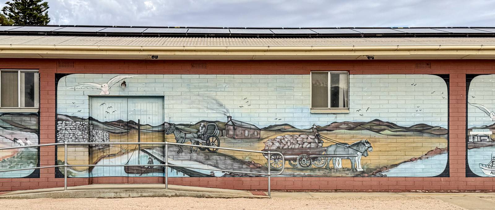 Anthony Fenwick, Daniel Battams&mdash;Port Clinton Community Centre Mural