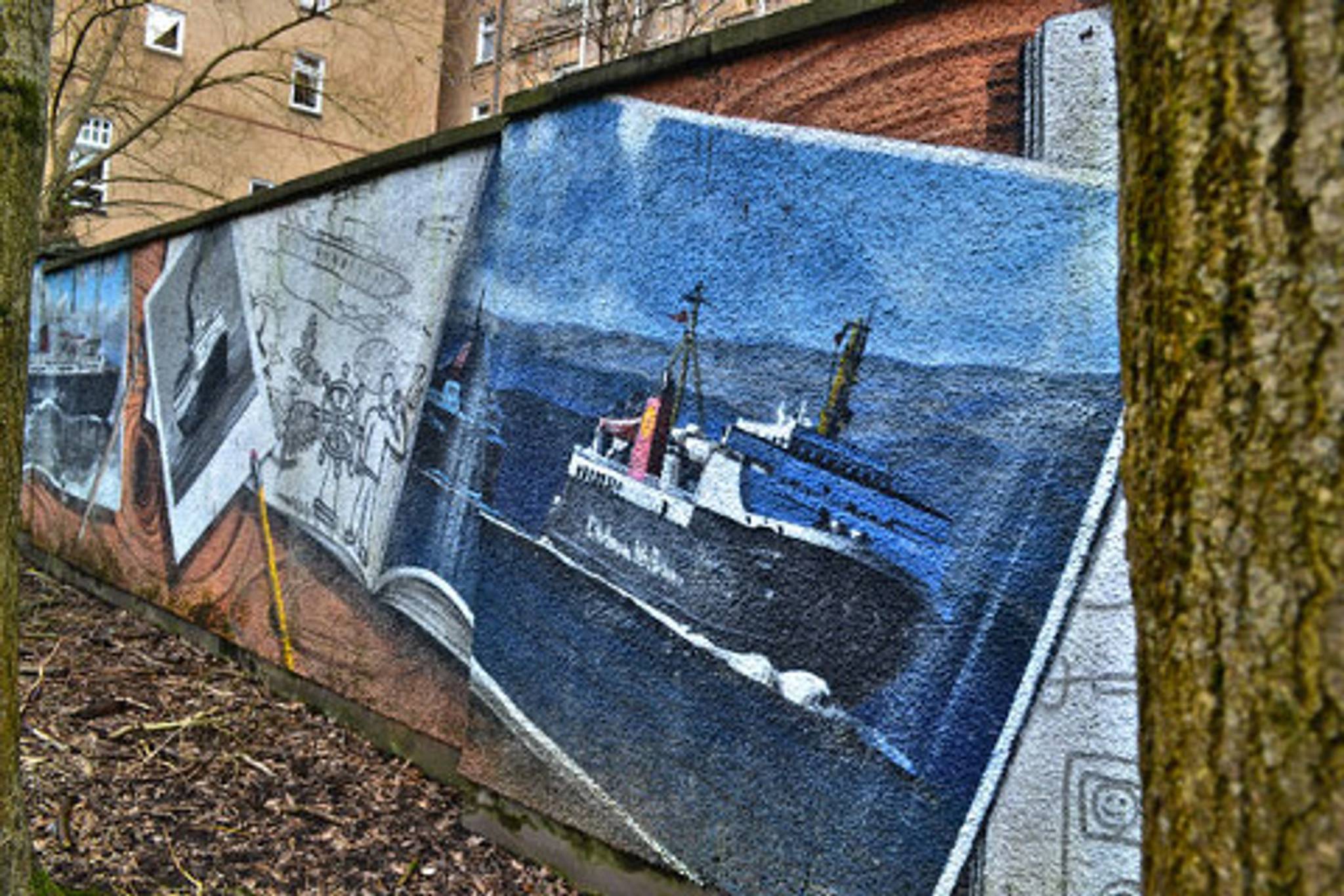 Smug&mdash;Kelvin walkway