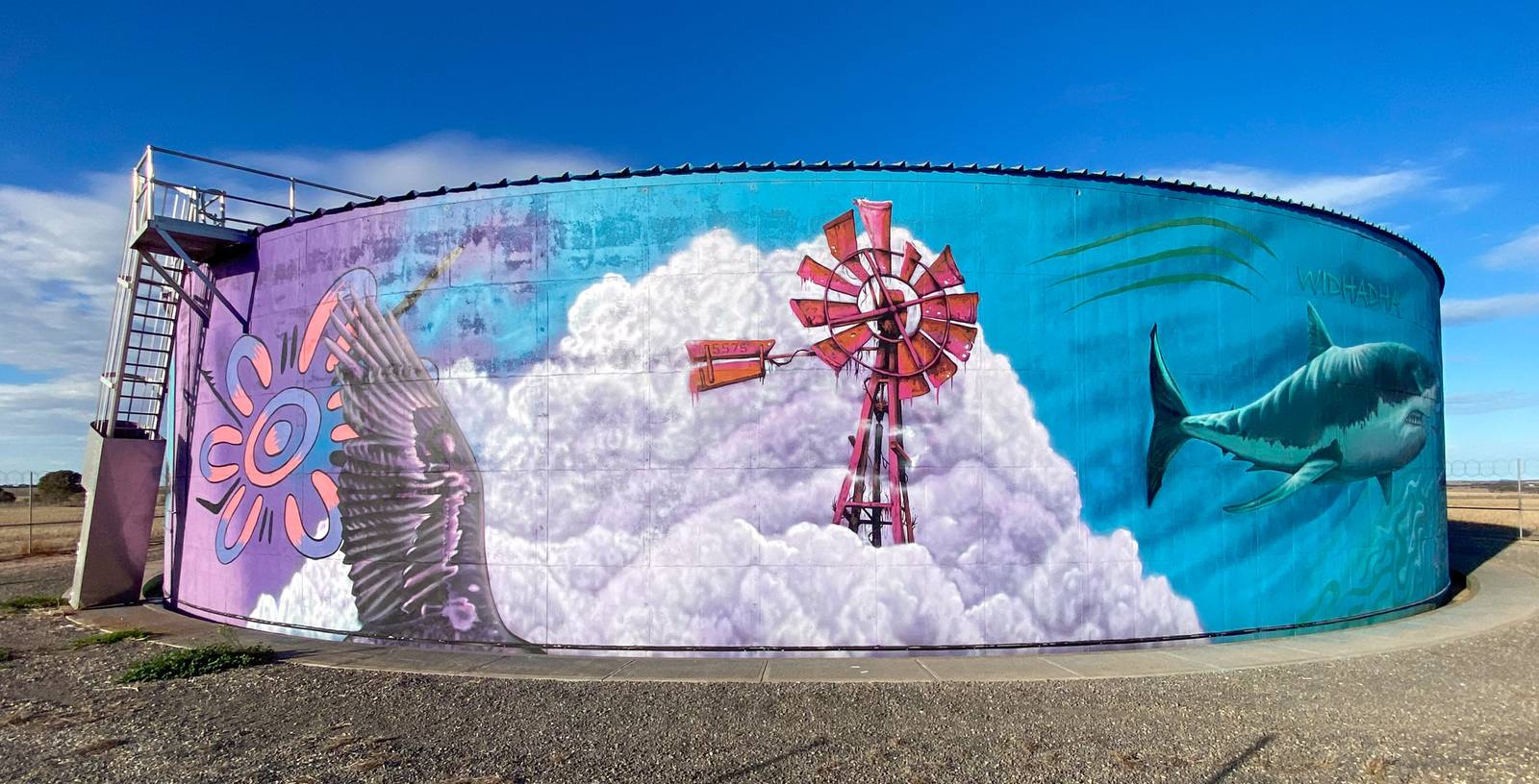 Mike Makatron, Conrad Bizjak, Dylan Butler, Ngrakani Harley Hall, Jason Swales&mdash;Minlacowie Water Tower Mural