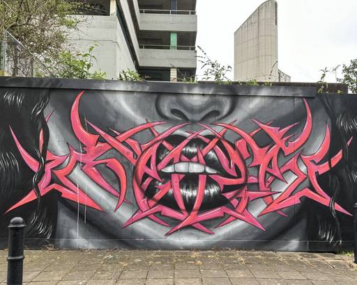 Caged lips (pending confirmation from artist)