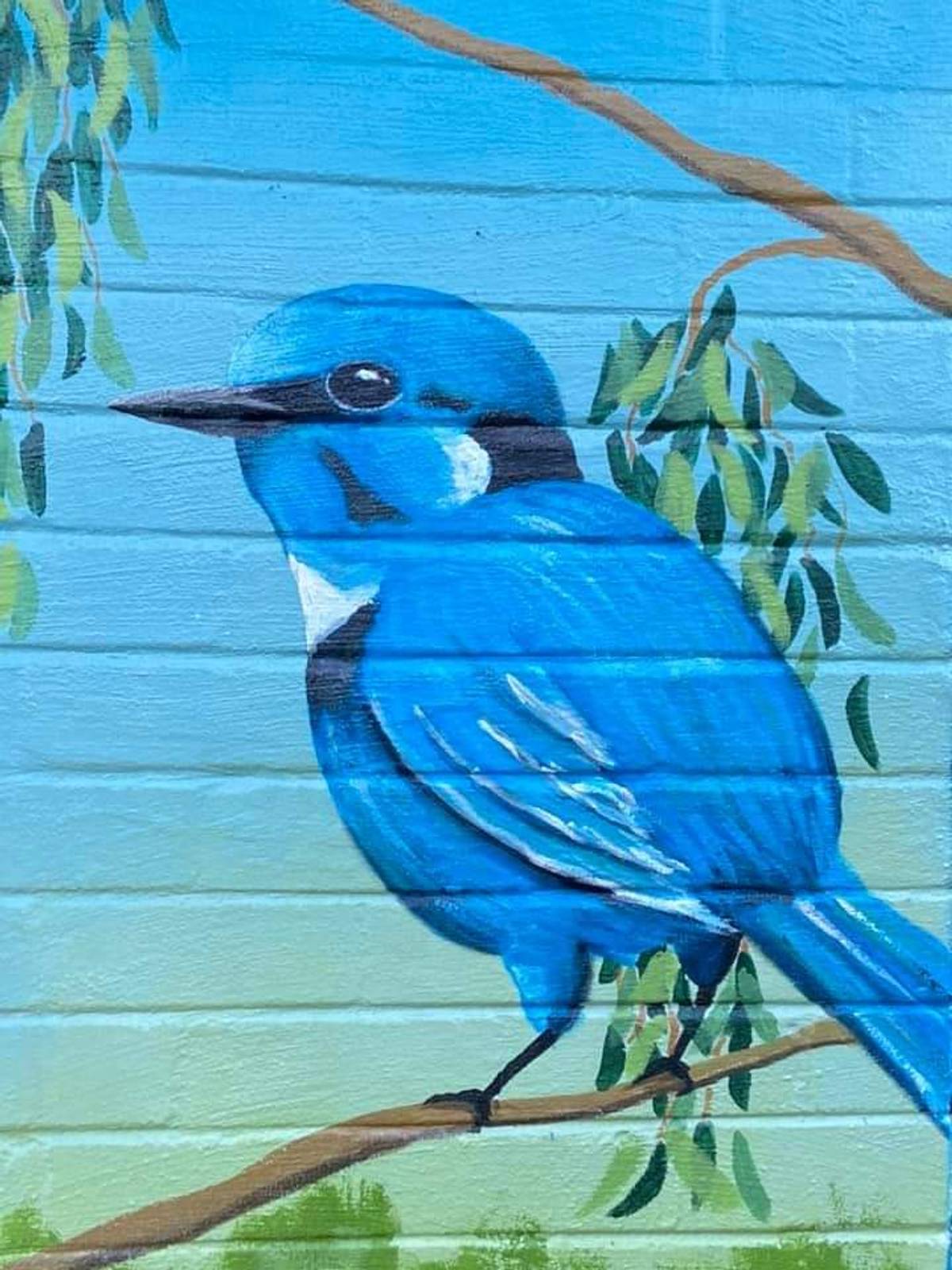 Tank Art&mdash;CR Wood Park Amenities Block Birds