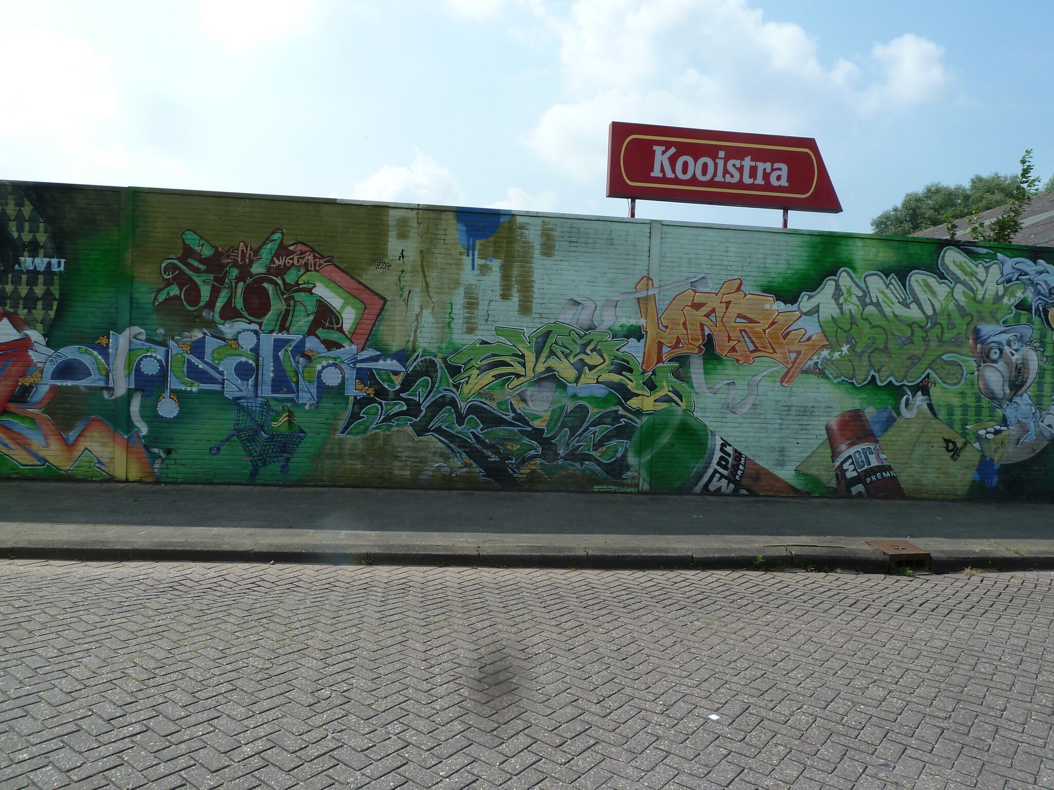 CWU Crew, TFC, Graphic surgery&mdash;Sixmastraat