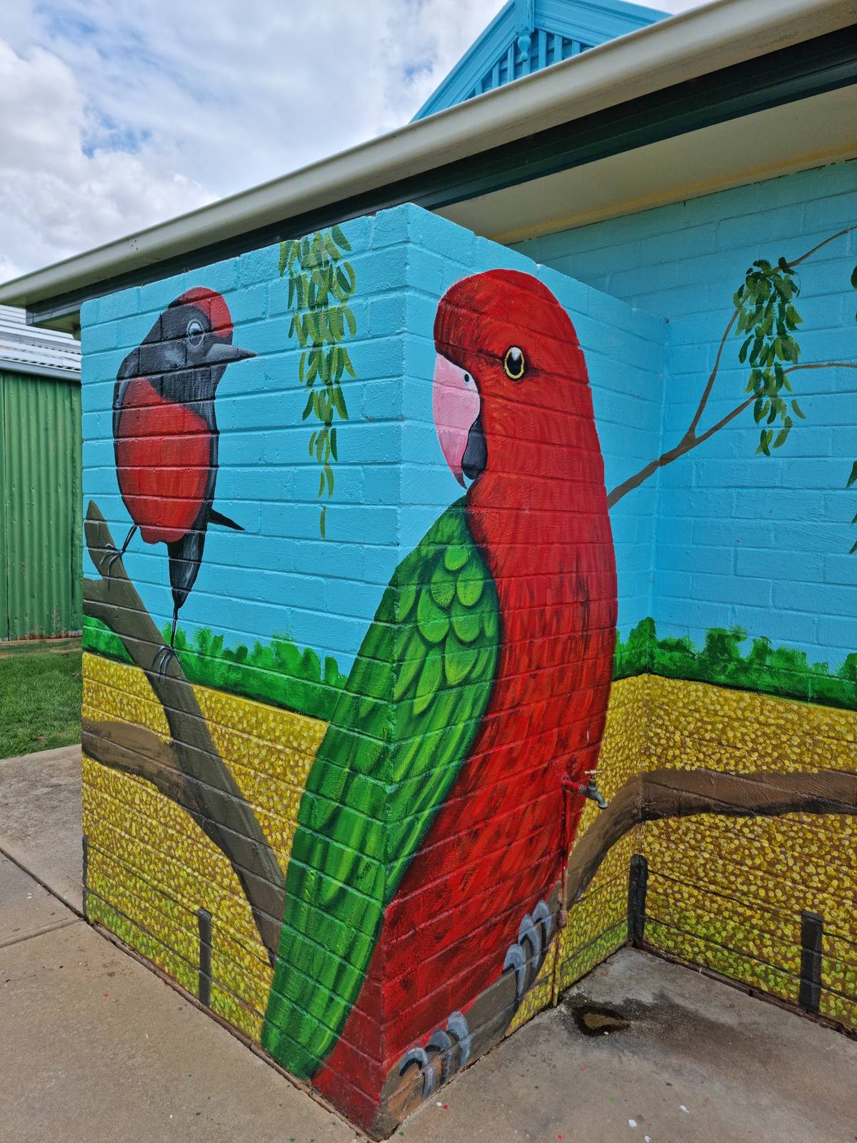 Tank Art&mdash;CR Wood Park Amenities Block Birds