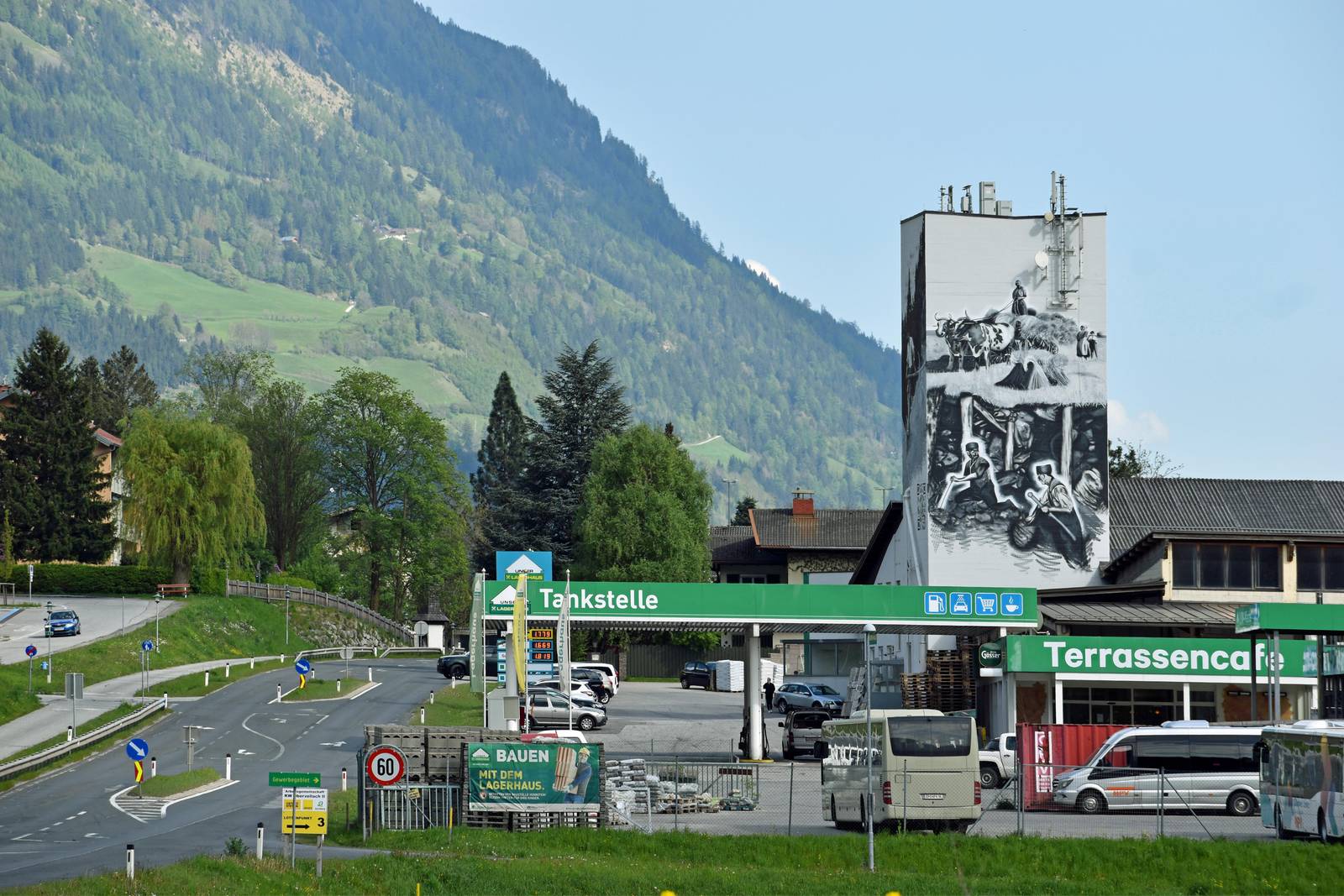 Raphael Pesentheiner &mdash;Old grain tower // EU_Kunstwaende
