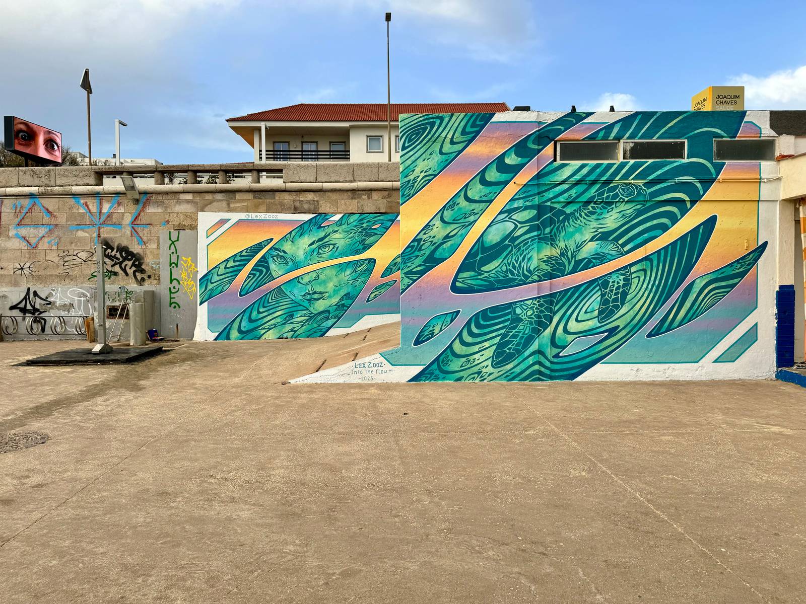 Lex-zooz&mdash;Mural “Into the flow”