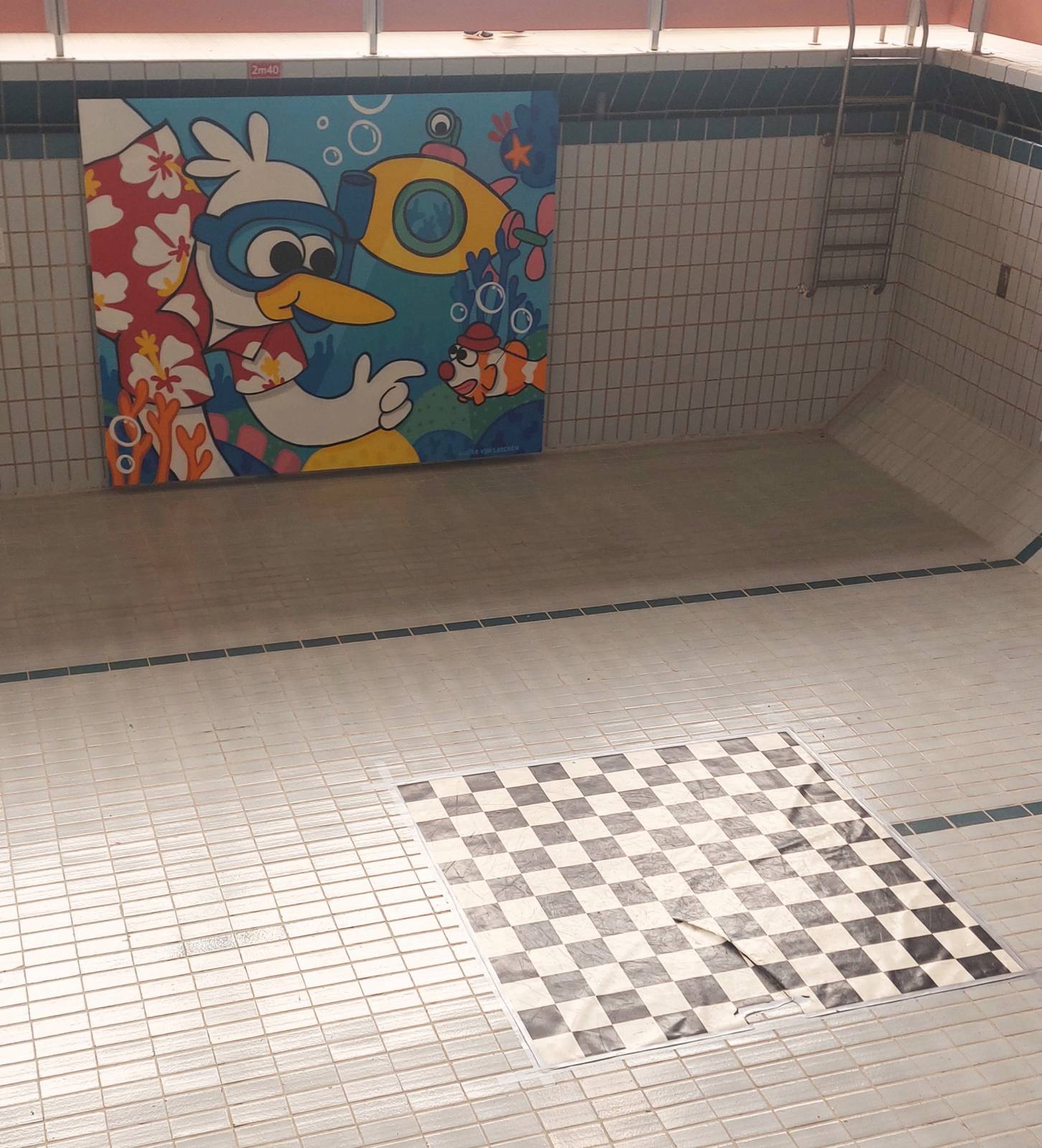&mdash;Khrôma expo former swimming pool