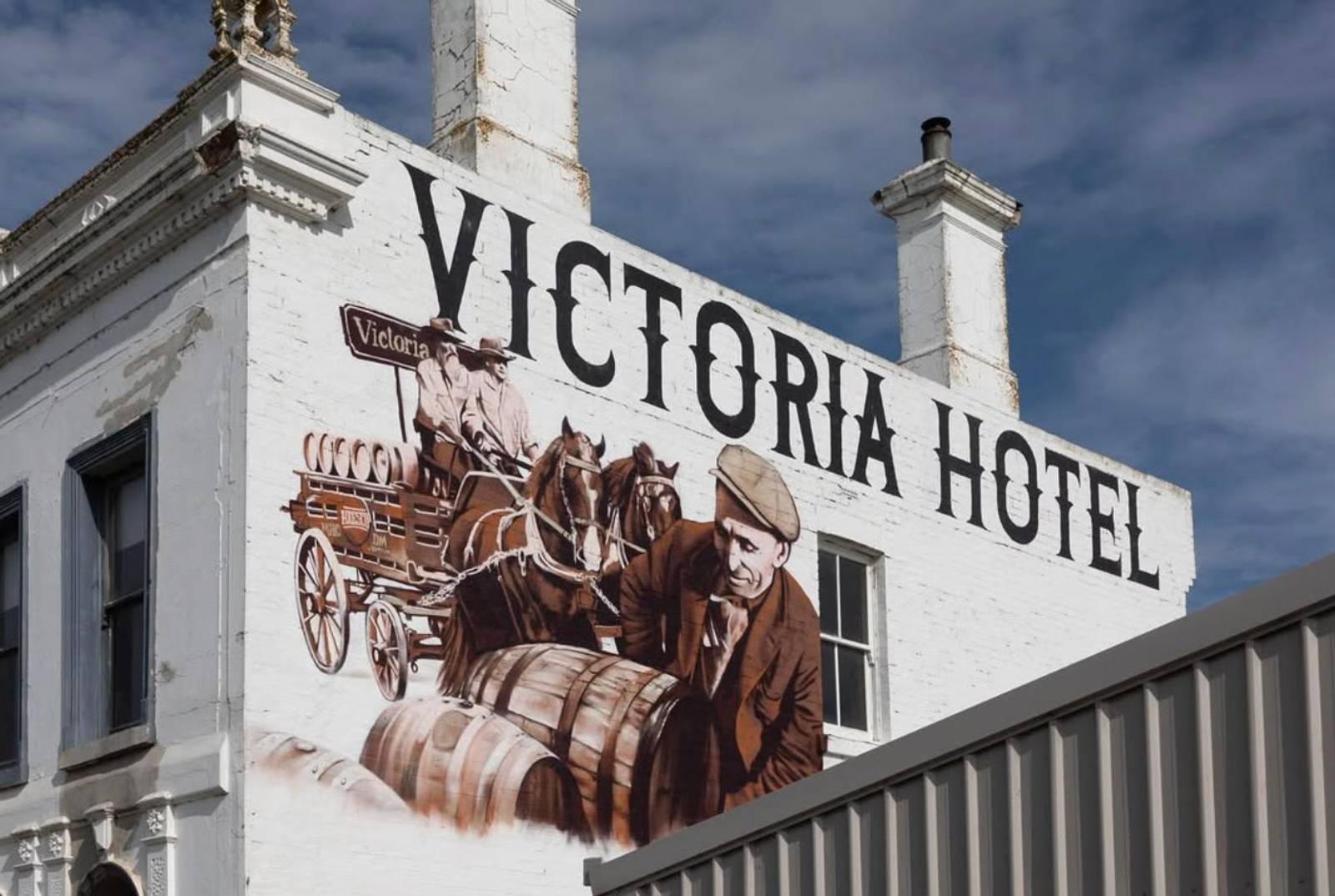 Heesco&mdash;Victoria Hotel mural