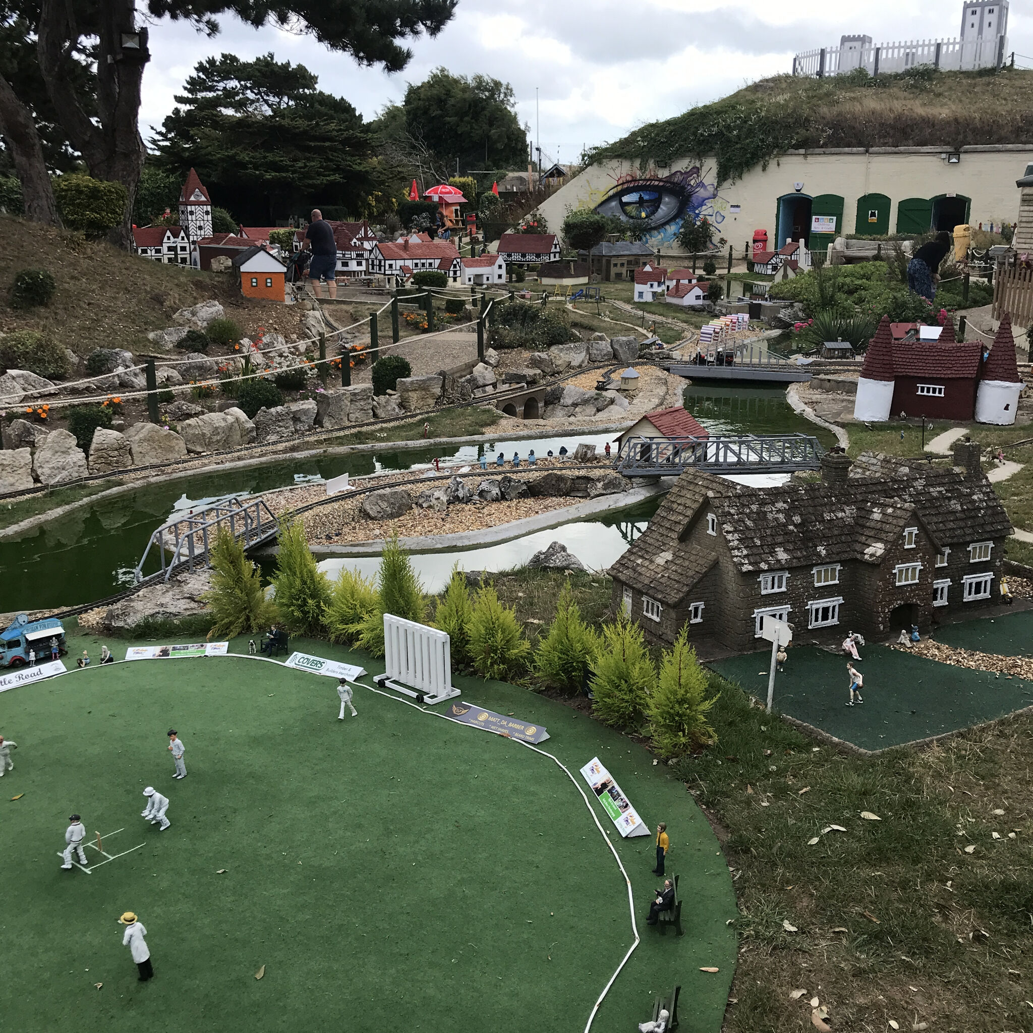 Fark, NZIE, Berk MLC, My Dog Sighs&mdash;Southsea Model Village (various artists)