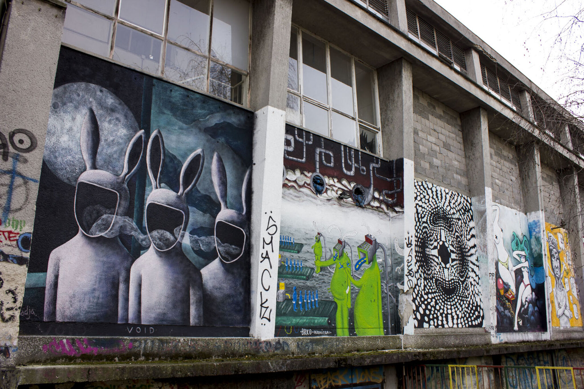 Drugo uho, Monika Meglić, Petra Drožđan Kranjčec, Zvonimir Haramija Hans, Svenkie, Zets, Nadja Jovanović&mdash;Walls of Močvara