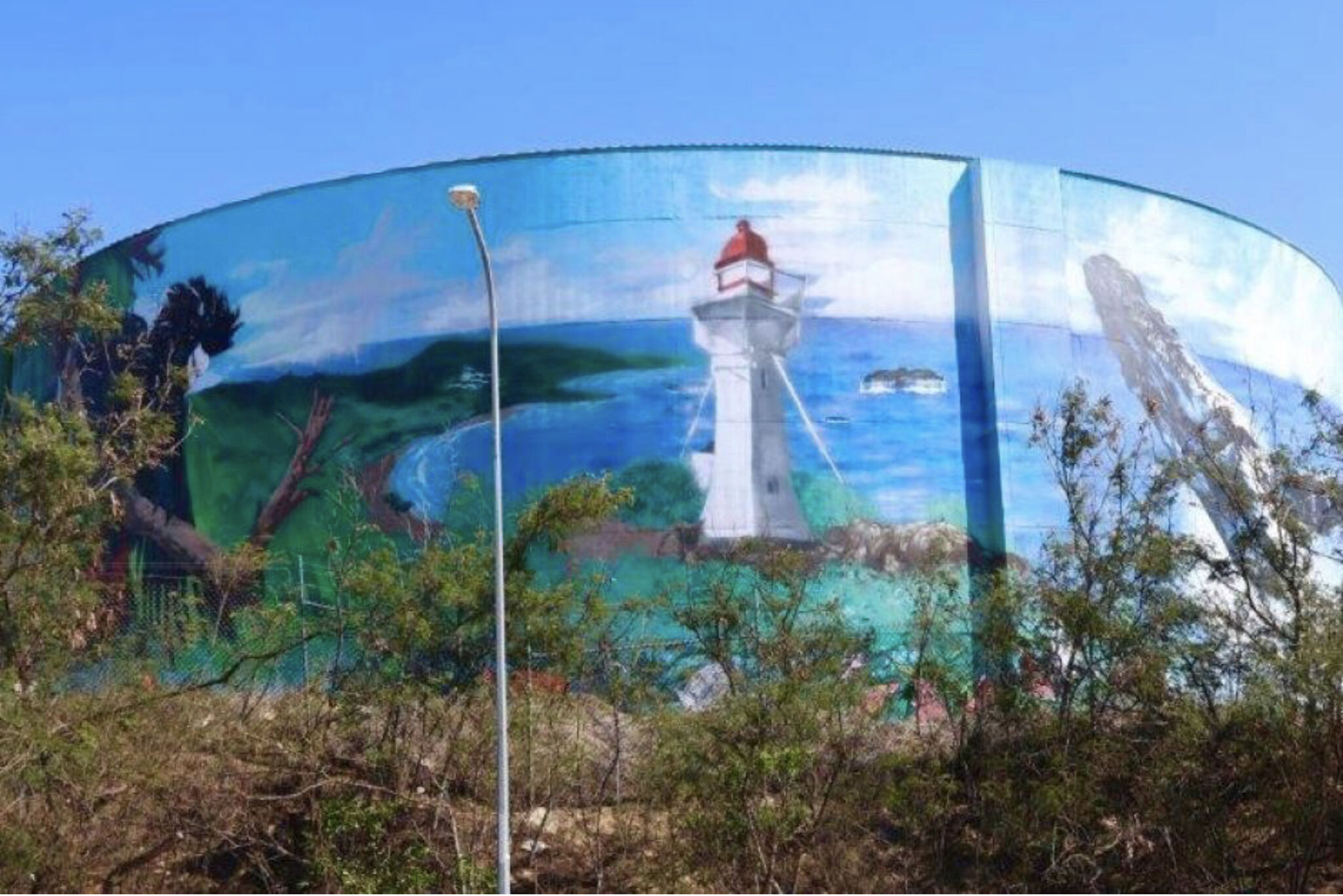 June Hintz&mdash;Bowen Water Tank Art