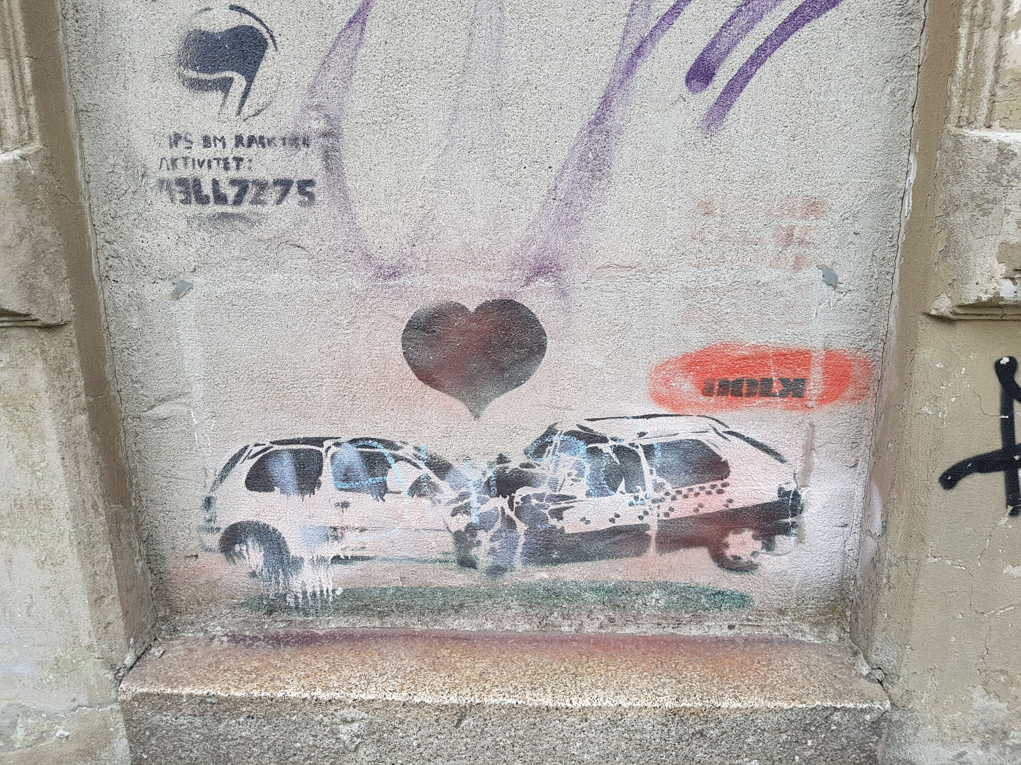 Dolk&mdash;Car Crush