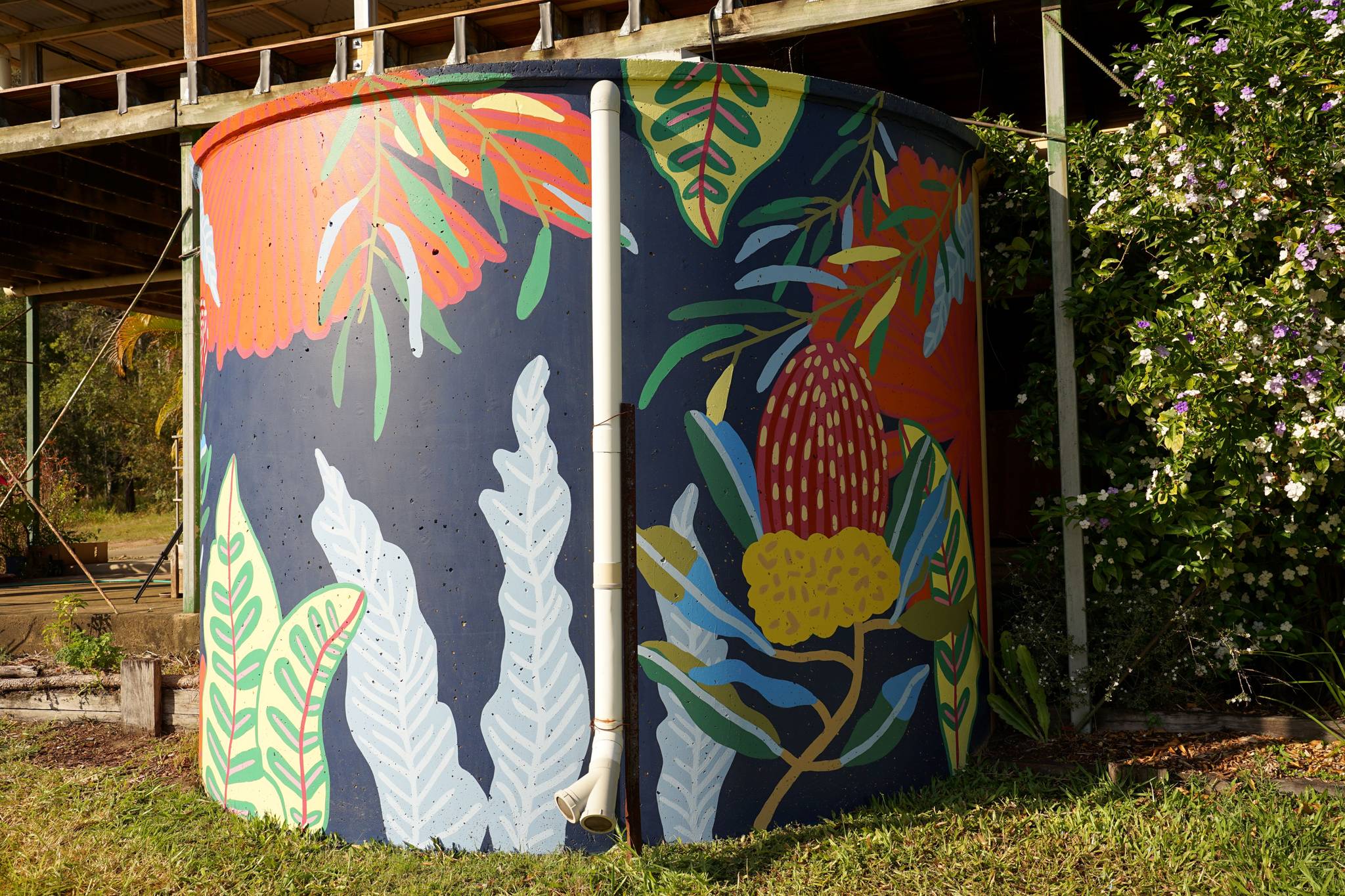 Julia-k&mdash;Water tank in Goomboorian (Aus)