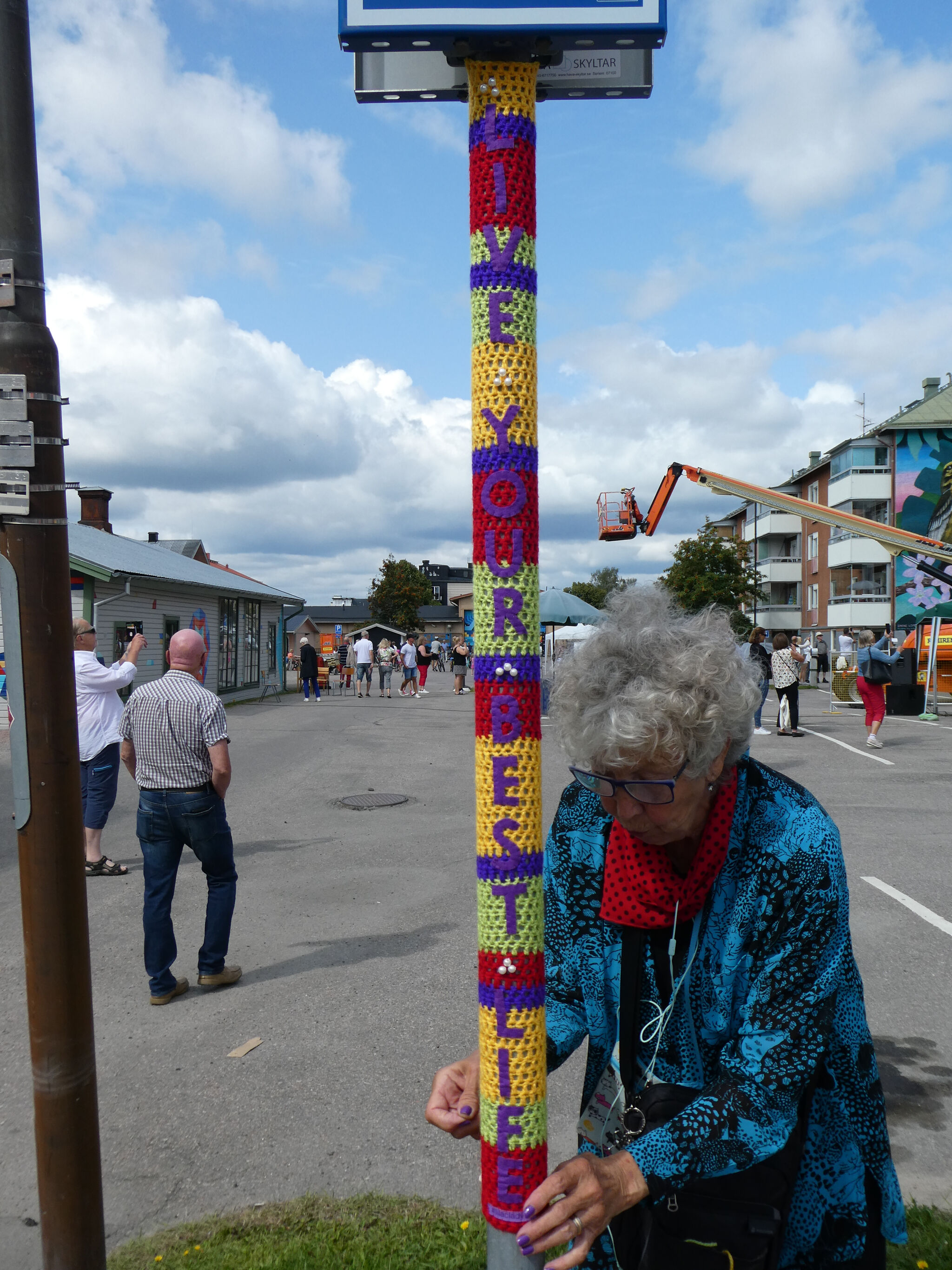Lilac Lady&mdash;Yarn graffiti