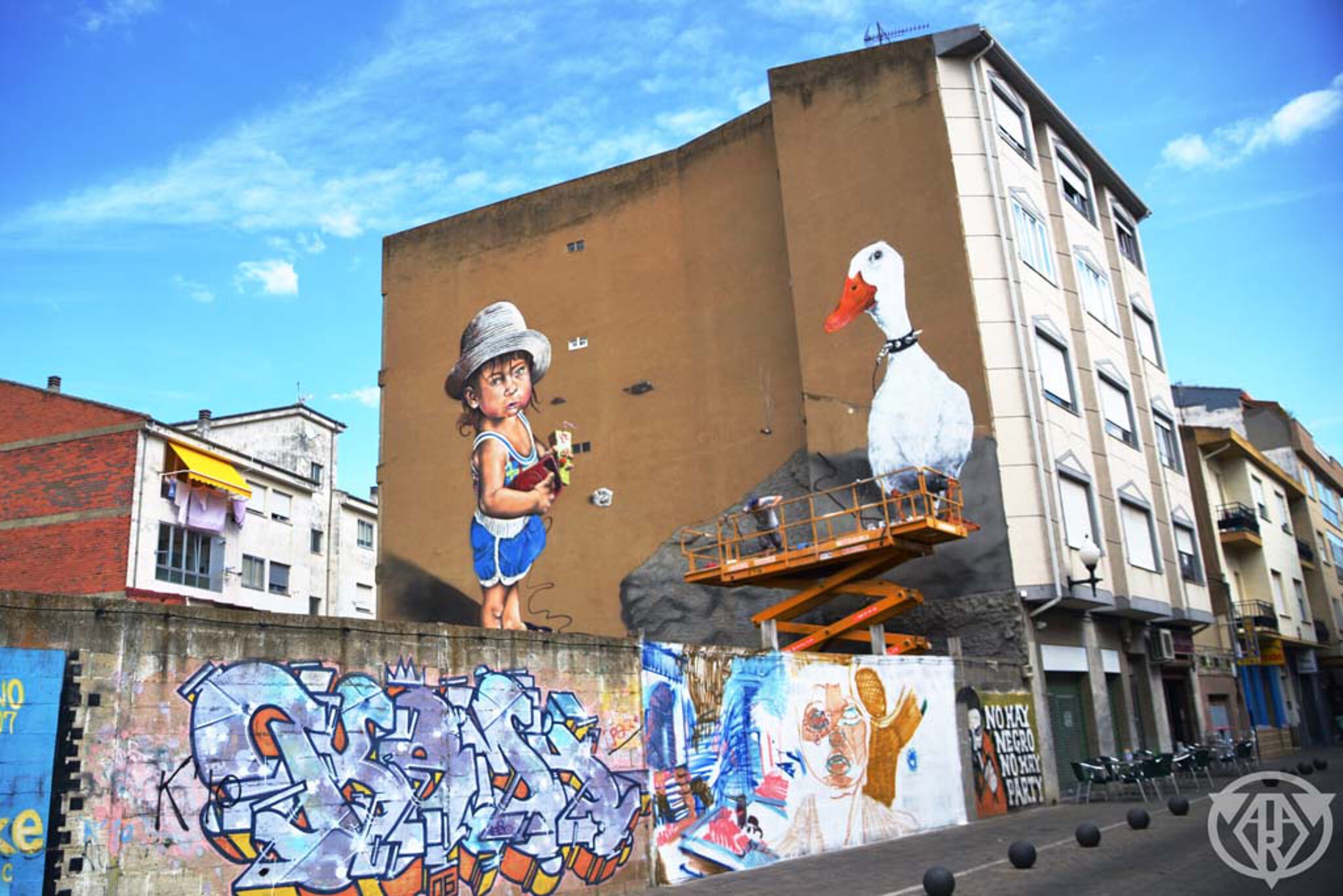 Rojo&mdash;The girl with the duck
