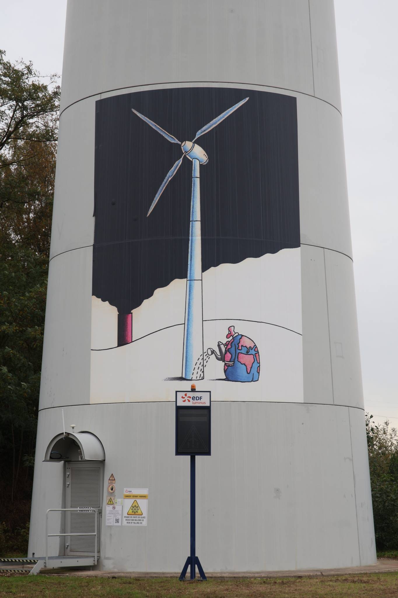 Musa Gumus&mdash;Wind turbine with art