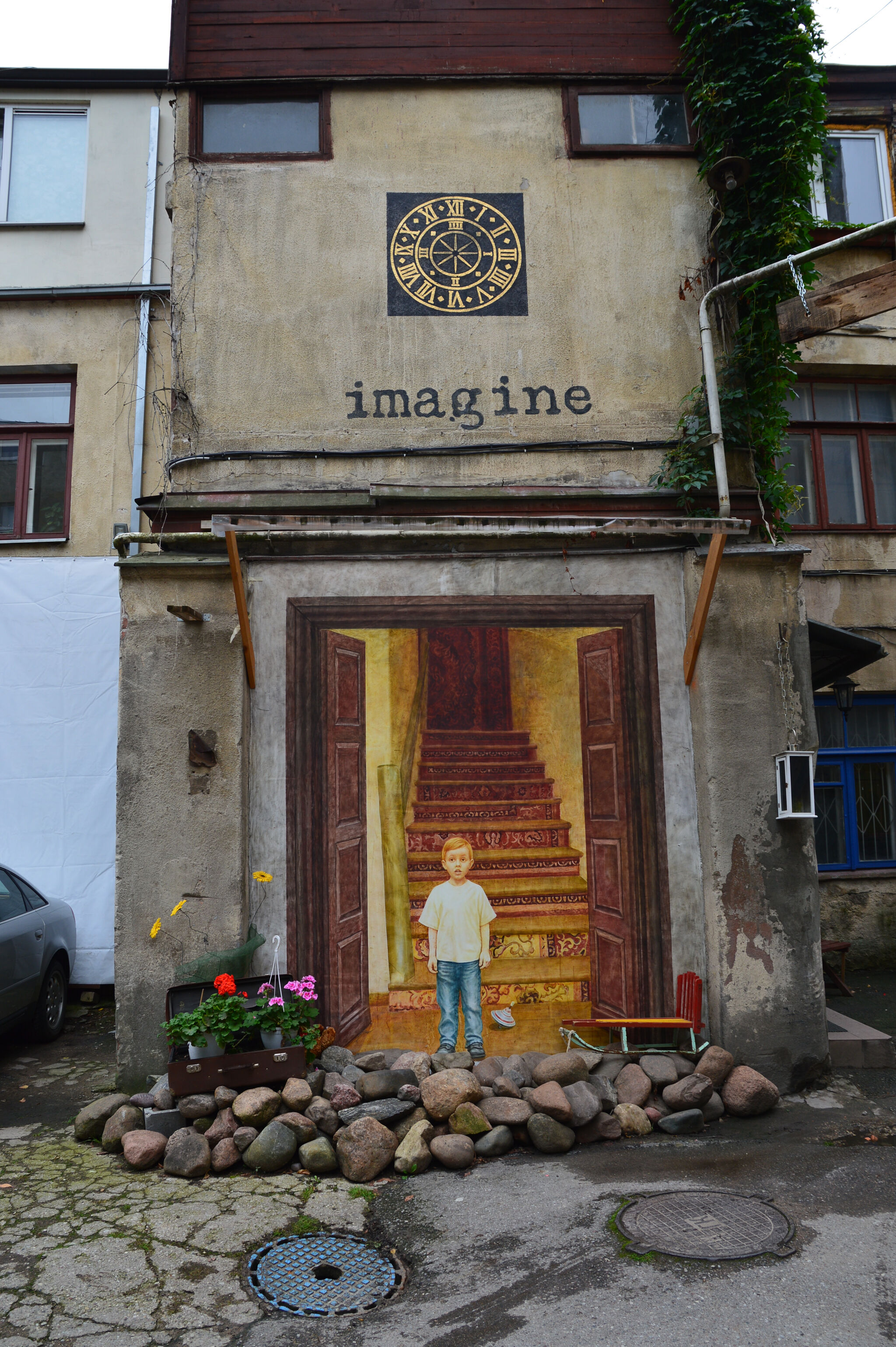 Vytenis Jakas&mdash;Courtyard gallery