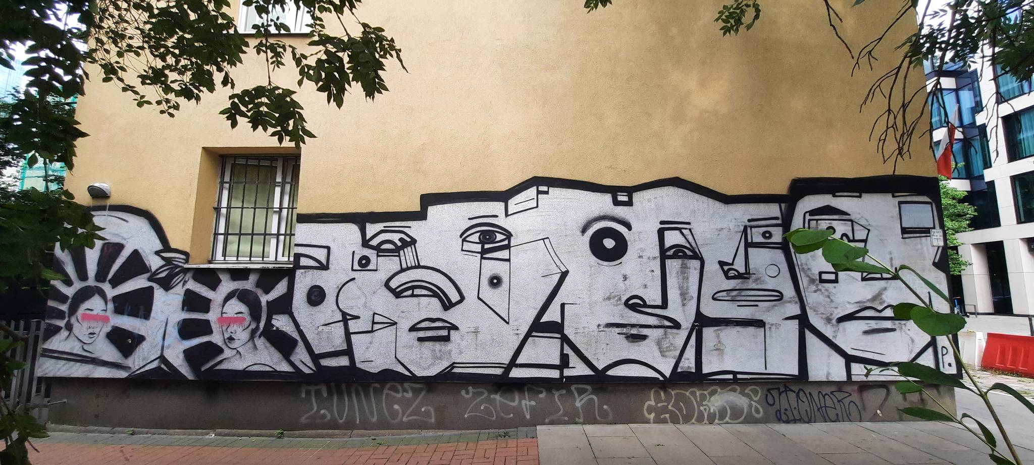 Praktis&mdash;faces