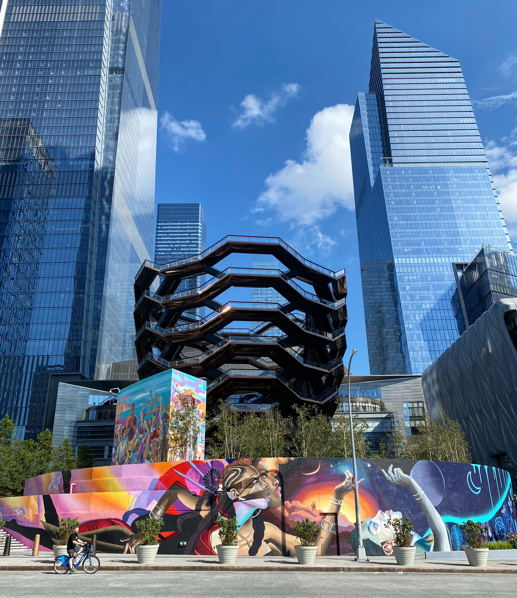 Elle Street Art&mdash;Generations of New York Women